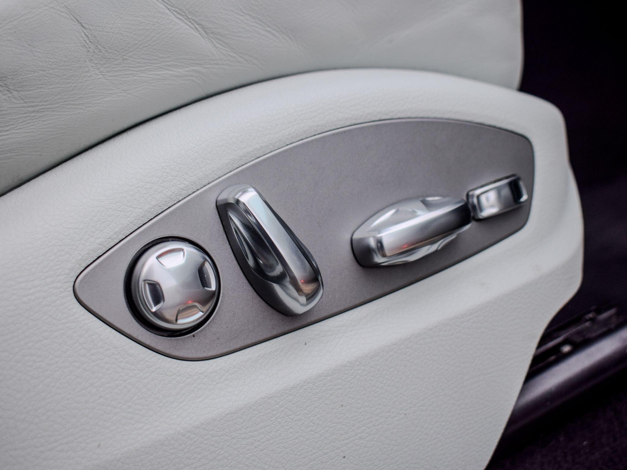 Porsche Macan view 15