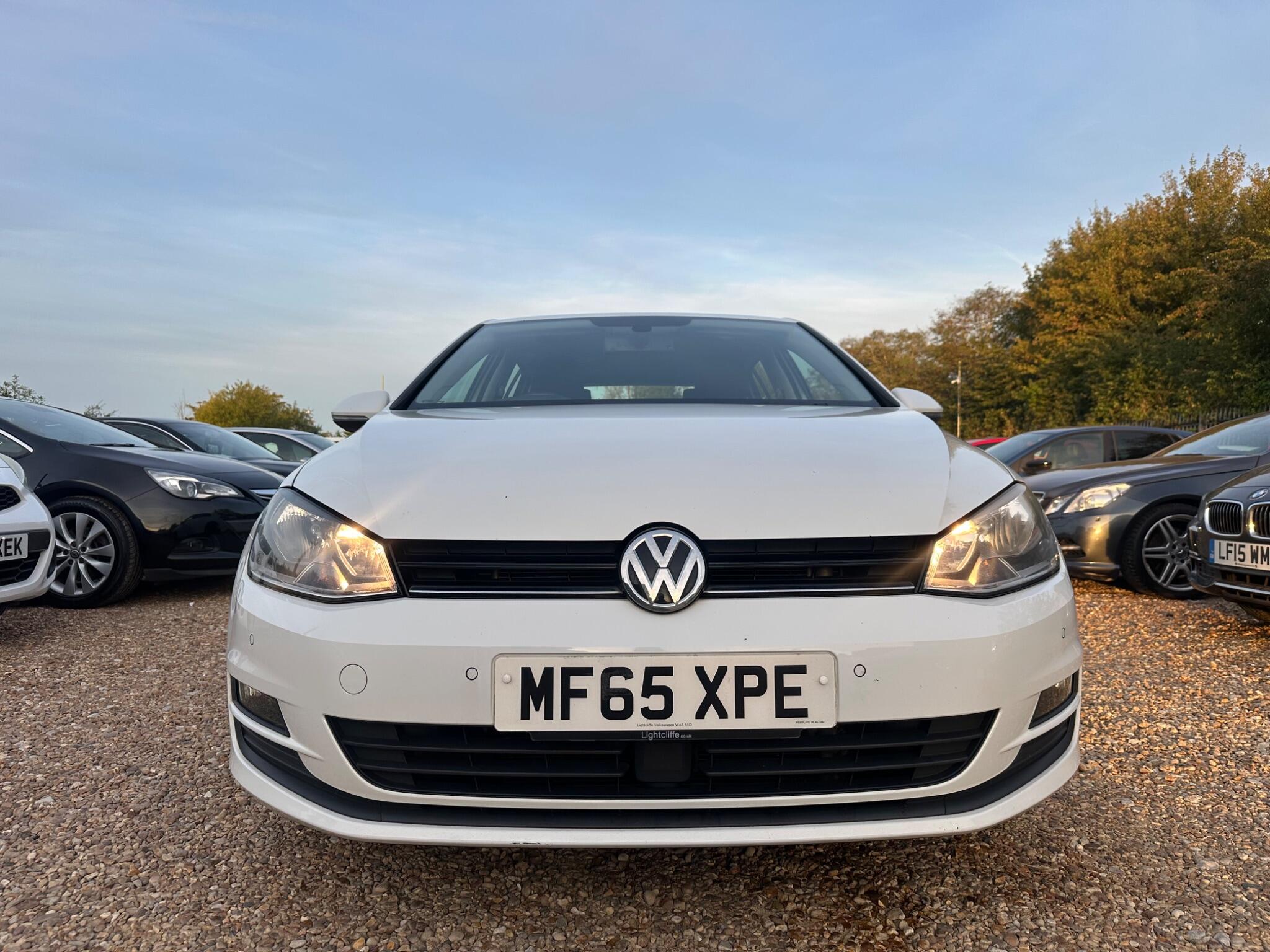 Volkswagen Golf view 8