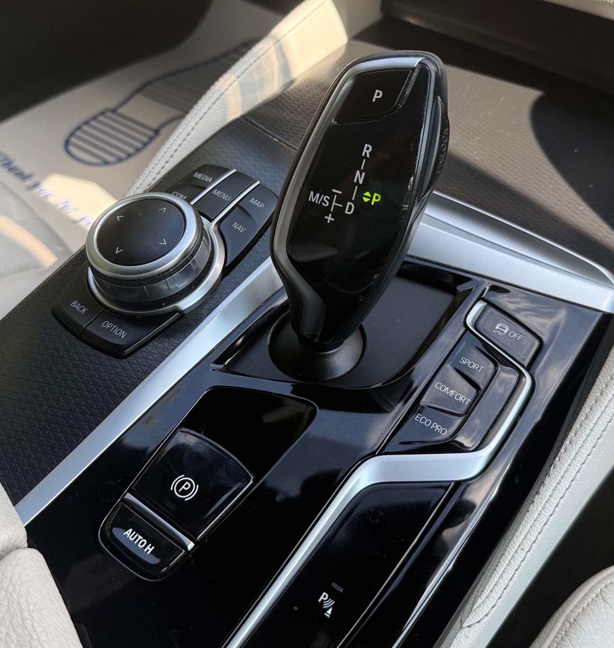 BMW 5 Series view 15