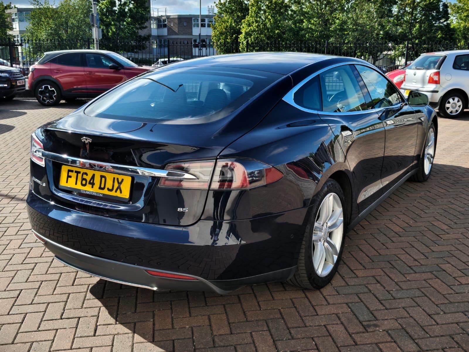 Tesla Model S view 6