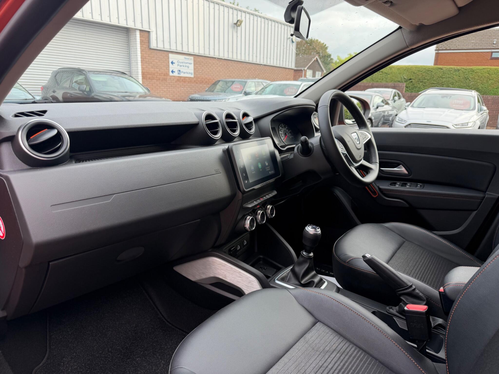 Dacia Duster view 58