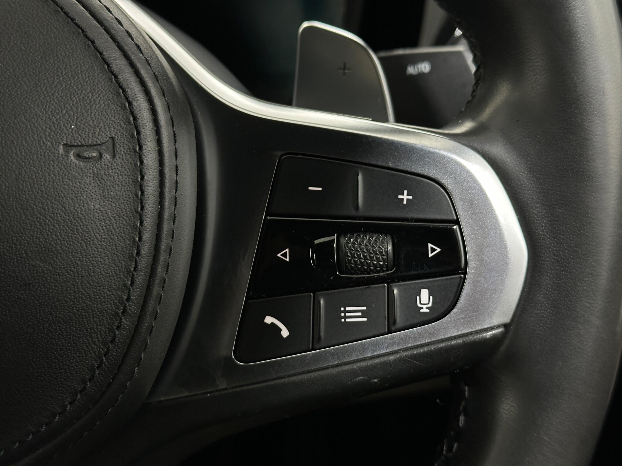 BMW 3 Series view 16