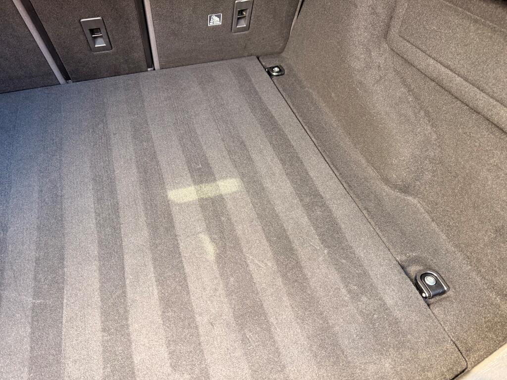 Land Rover Range Rover Velar view 29