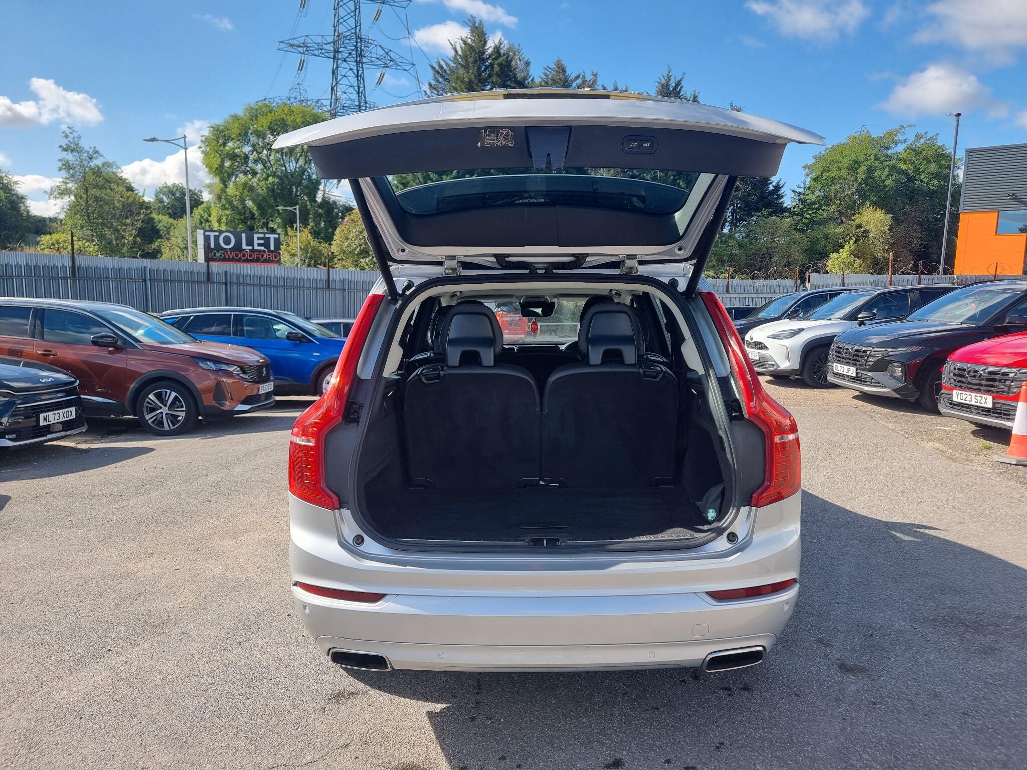 Volvo XC90 view 14