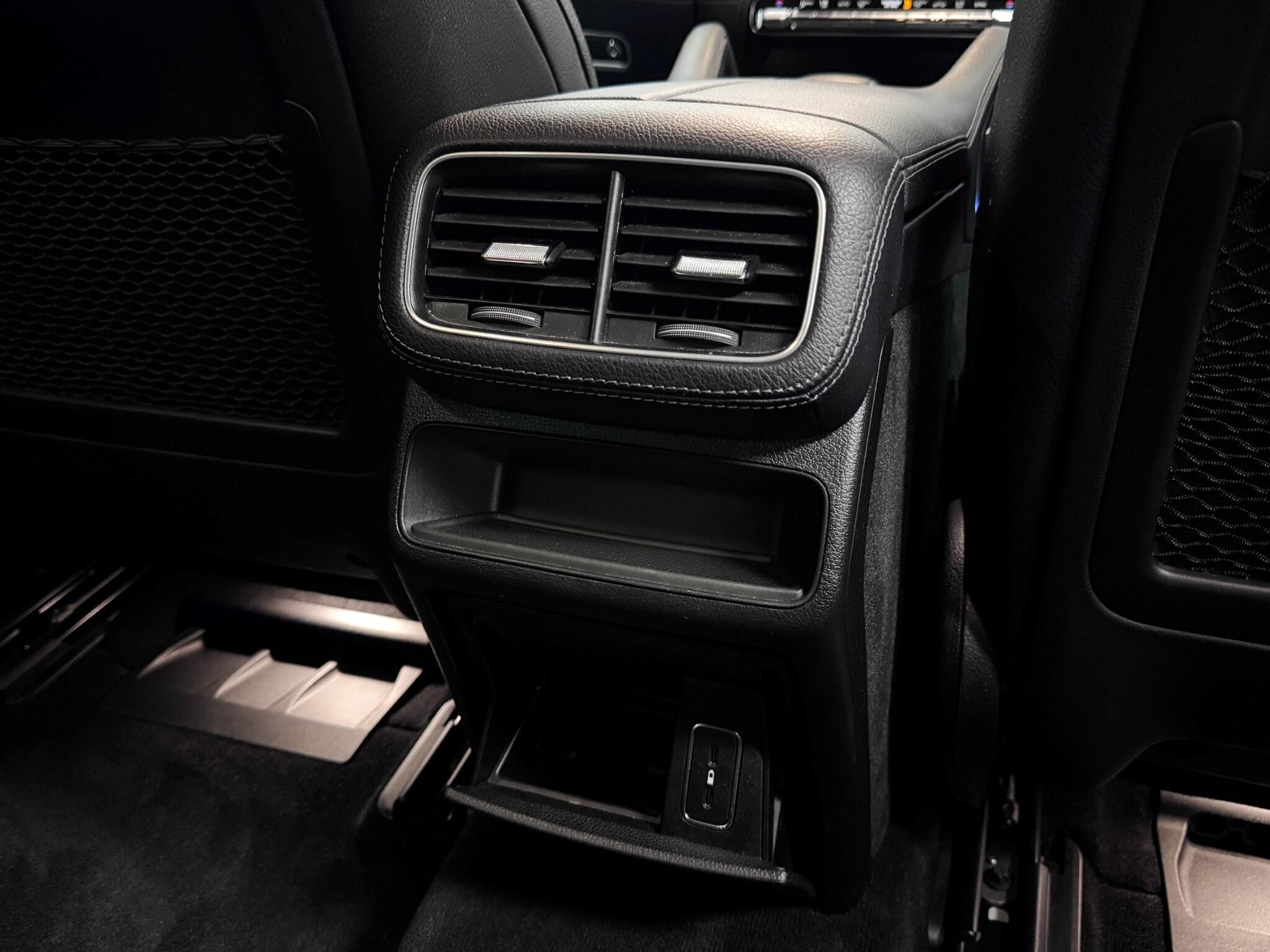 Mercedes-Benz Gle view 21