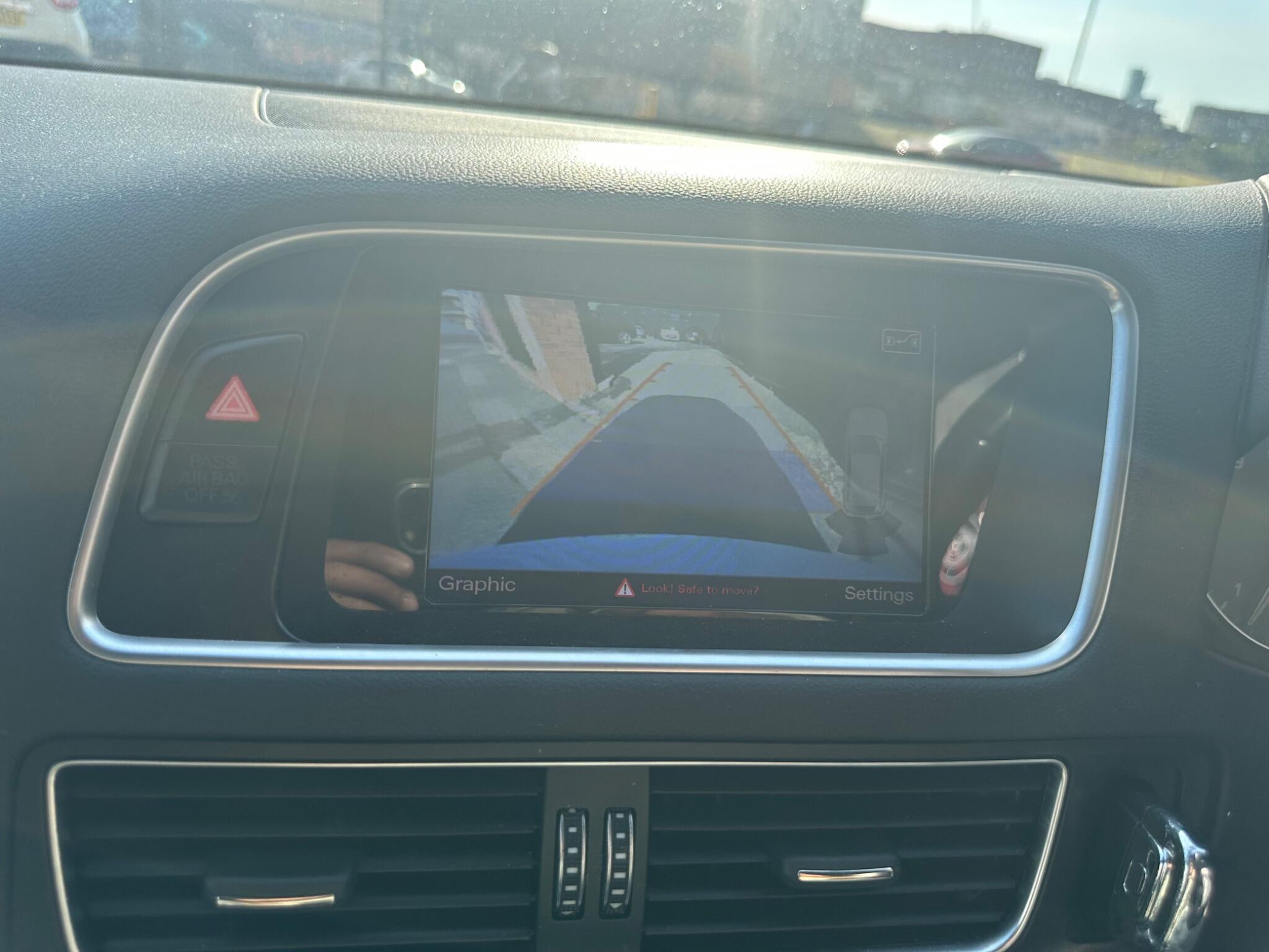 Audi SQ5 view 32