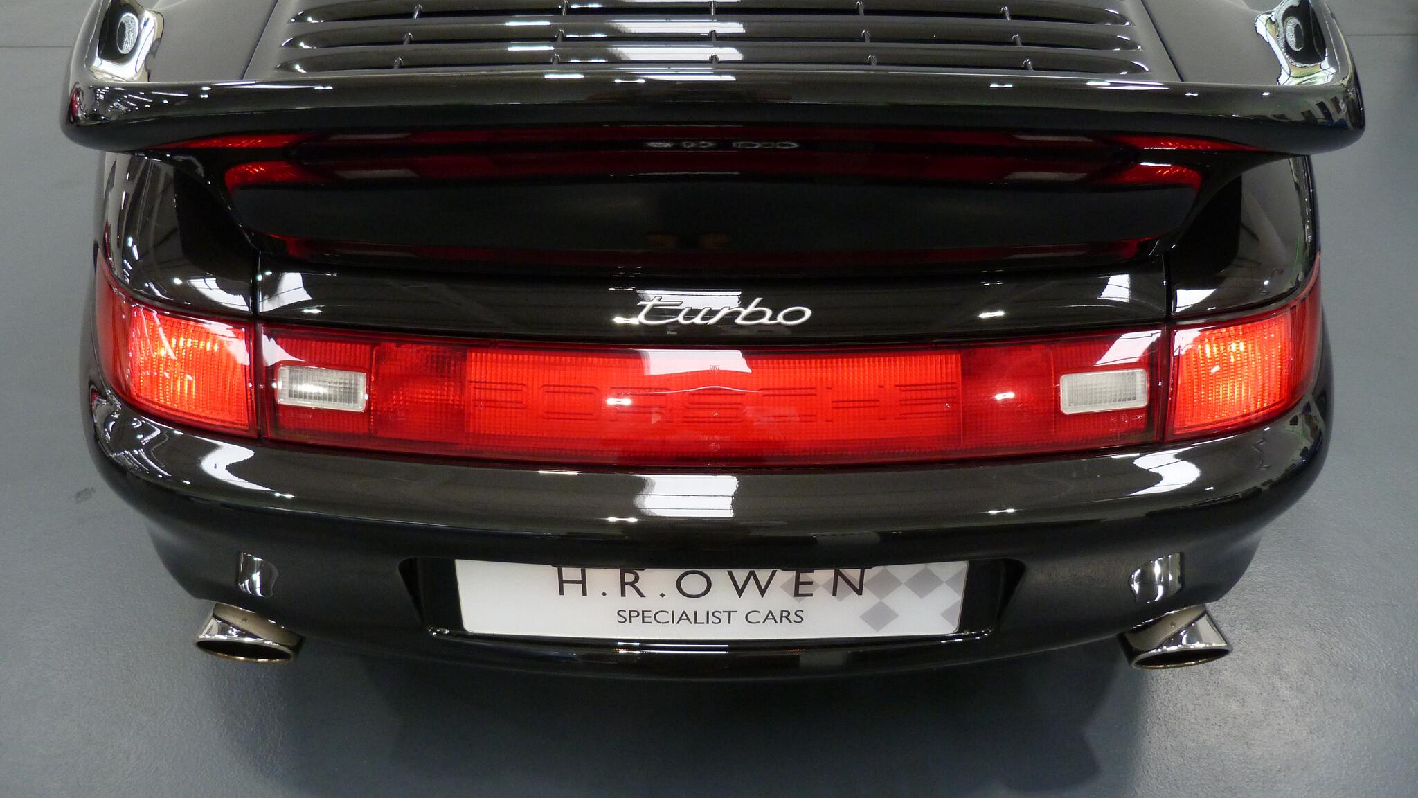 Porsche 911 view 31