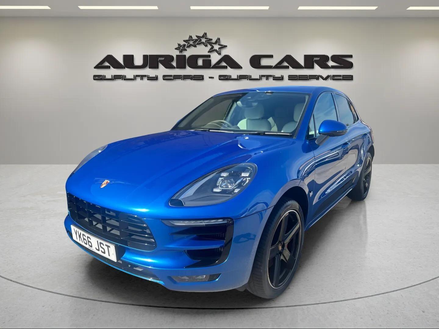 Porsche Macan view 4