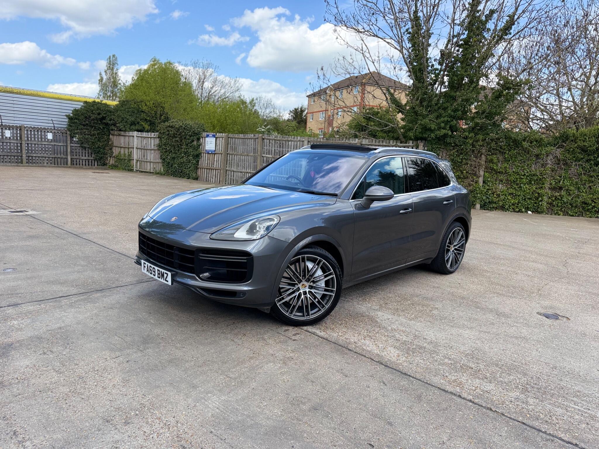 Porsche Cayenne view 4