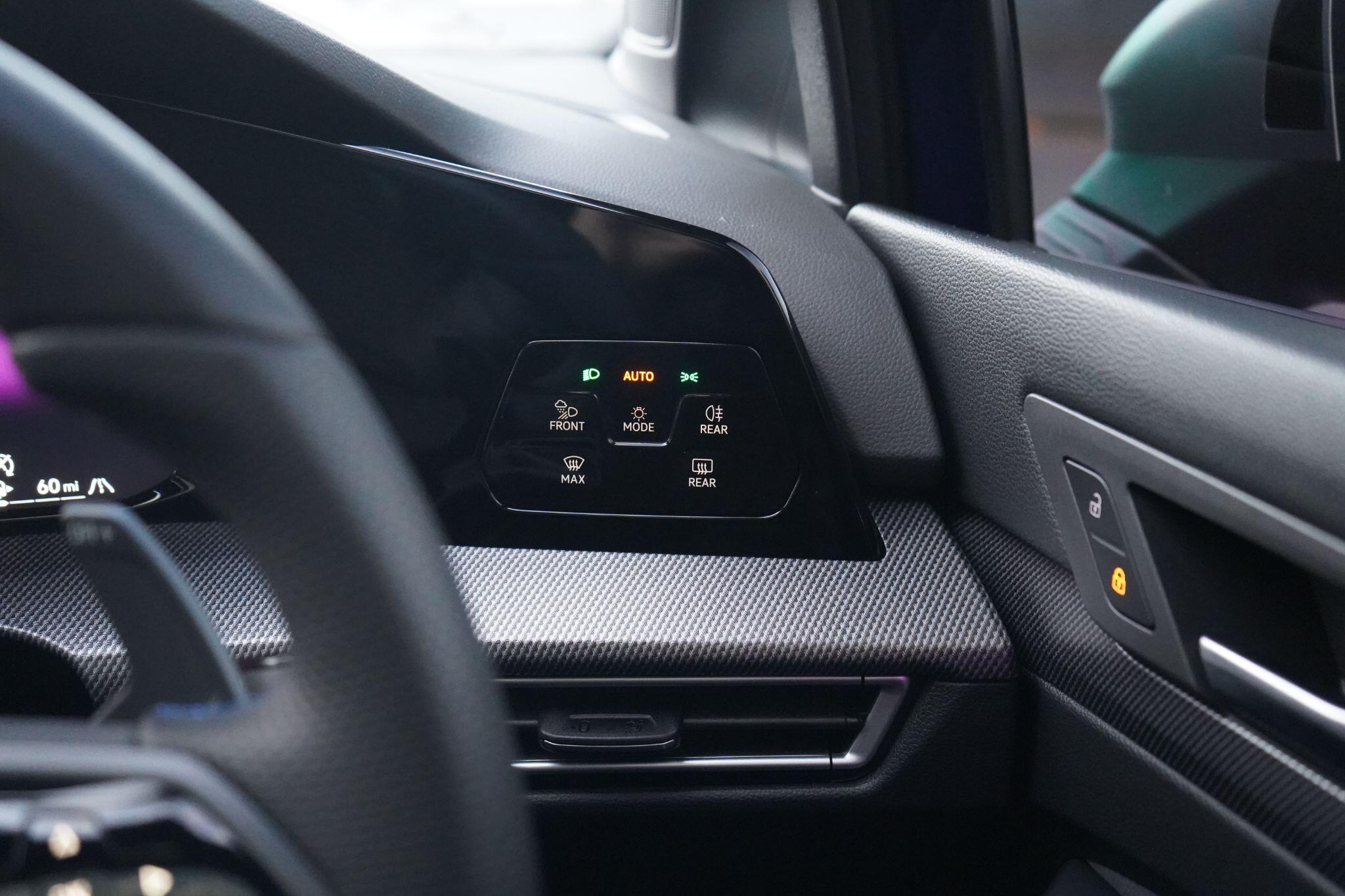 Volkswagen Golf view 20