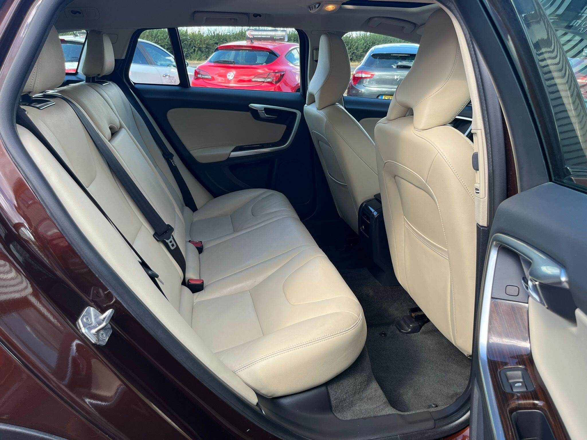 Volvo V60 view 33