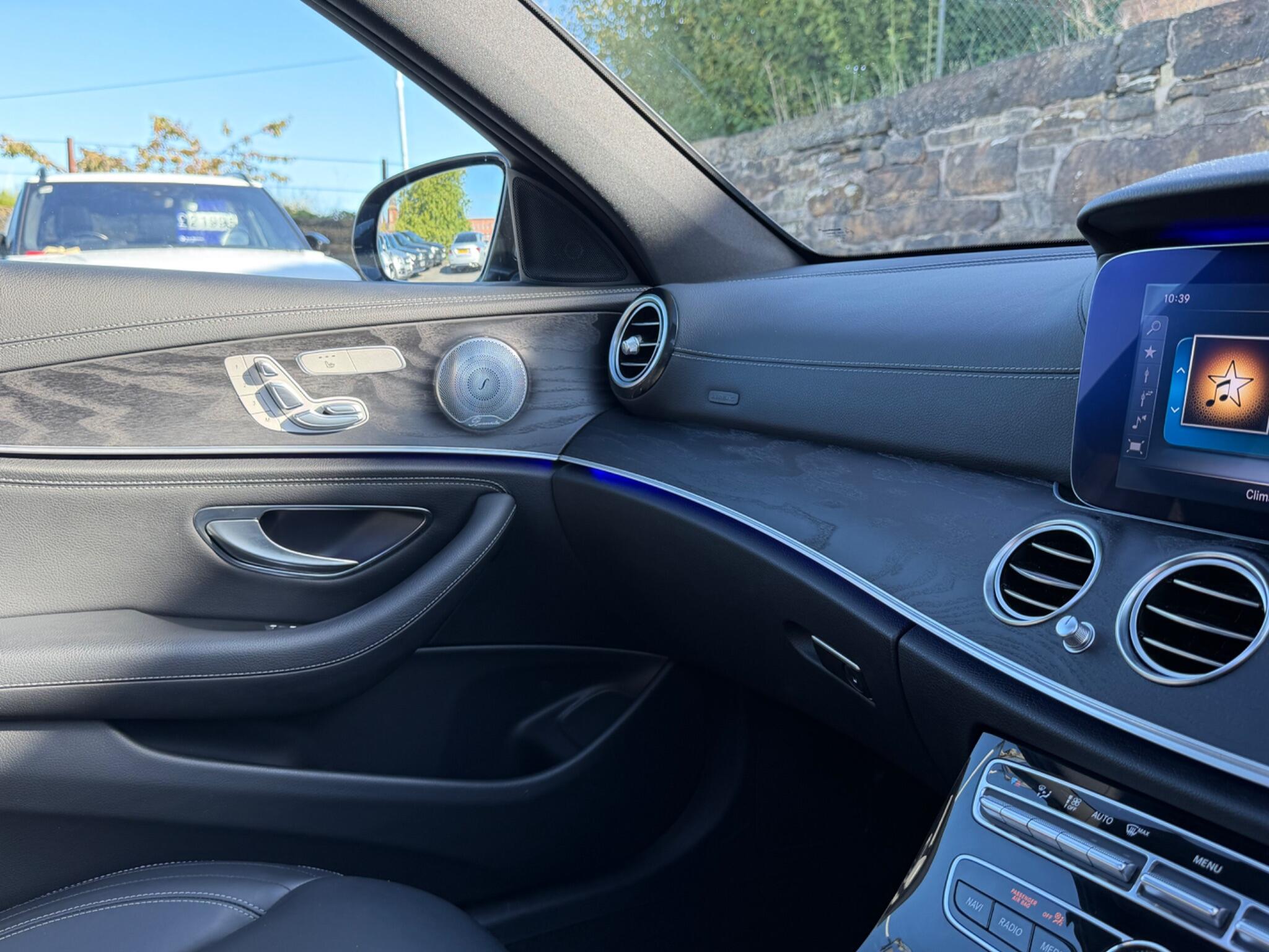 Mercedes-Benz E-Class view 50