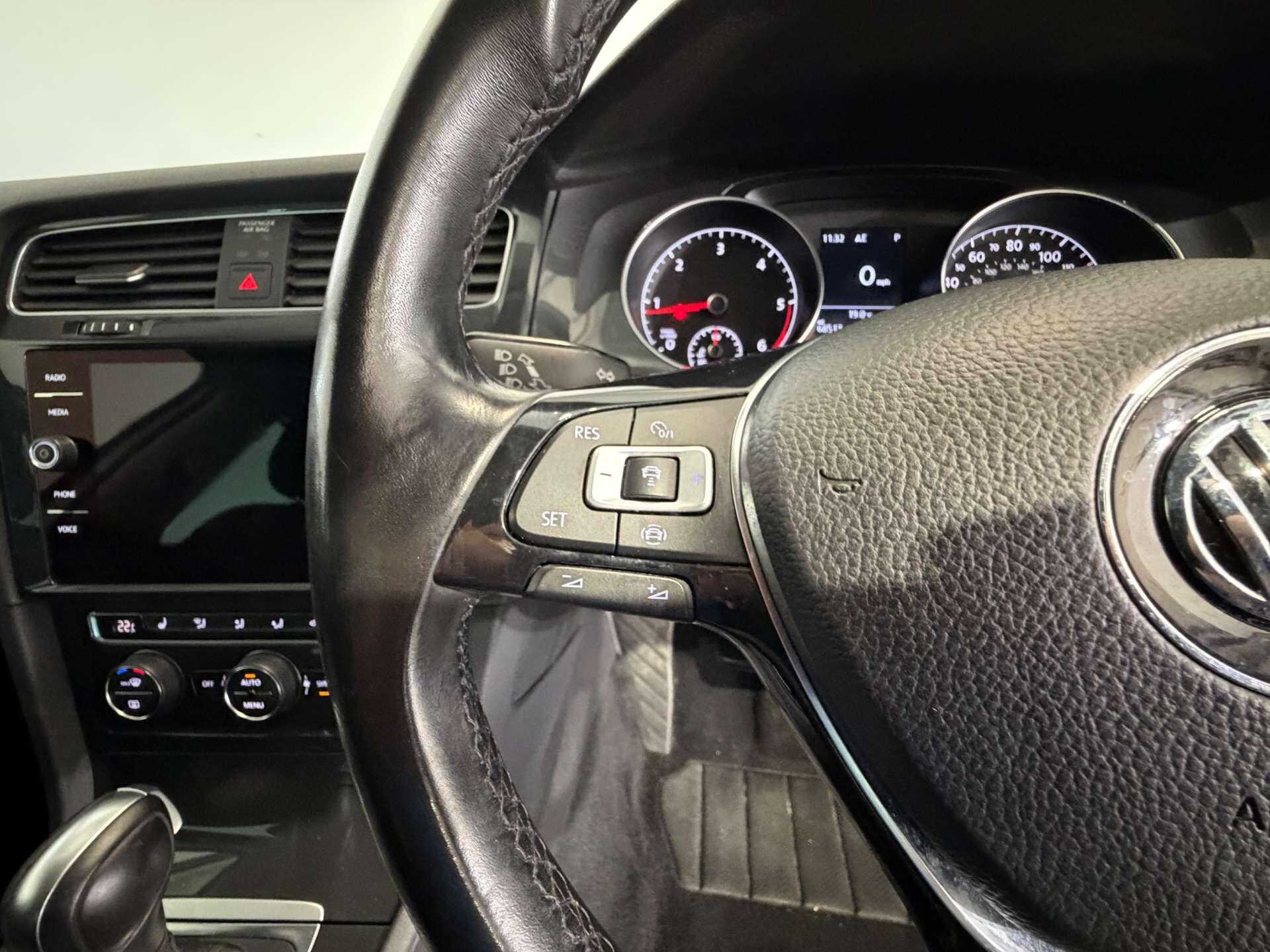 Volkswagen Golf view 28