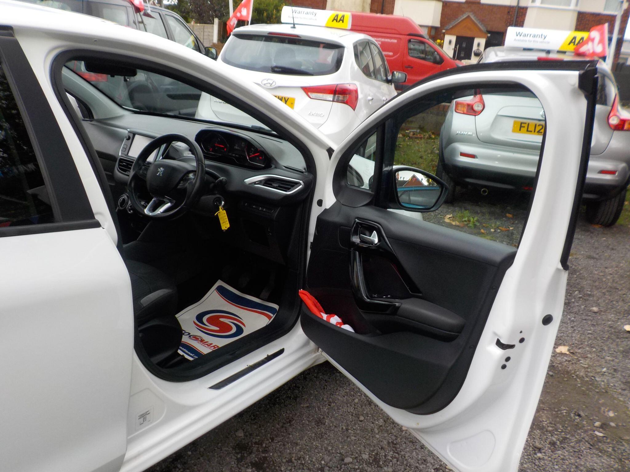 Peugeot 208 1.2 VTi PureTech Style Euro 6 5dr
