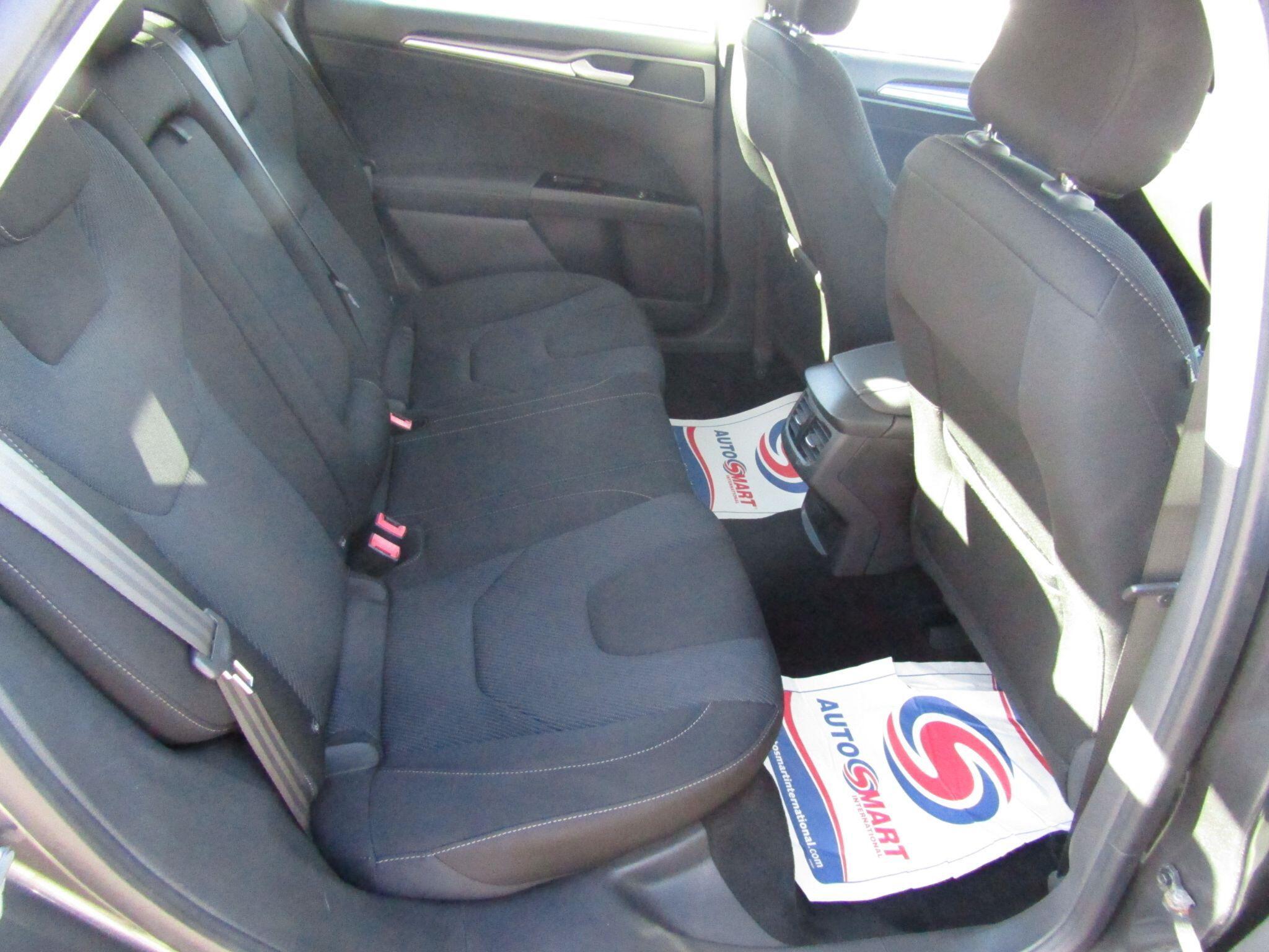 Ford Mondeo view 18