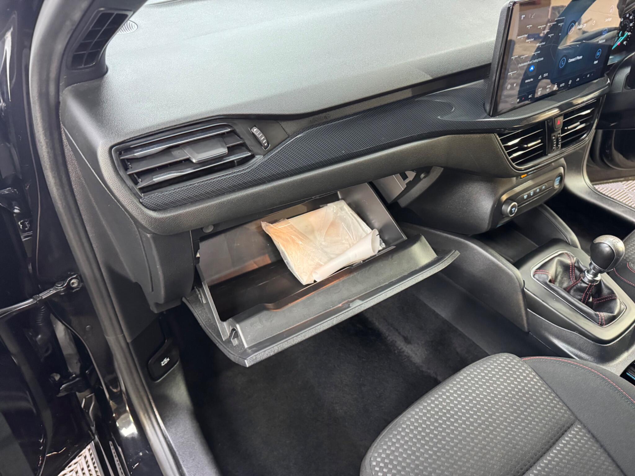 Ford Focus view 39