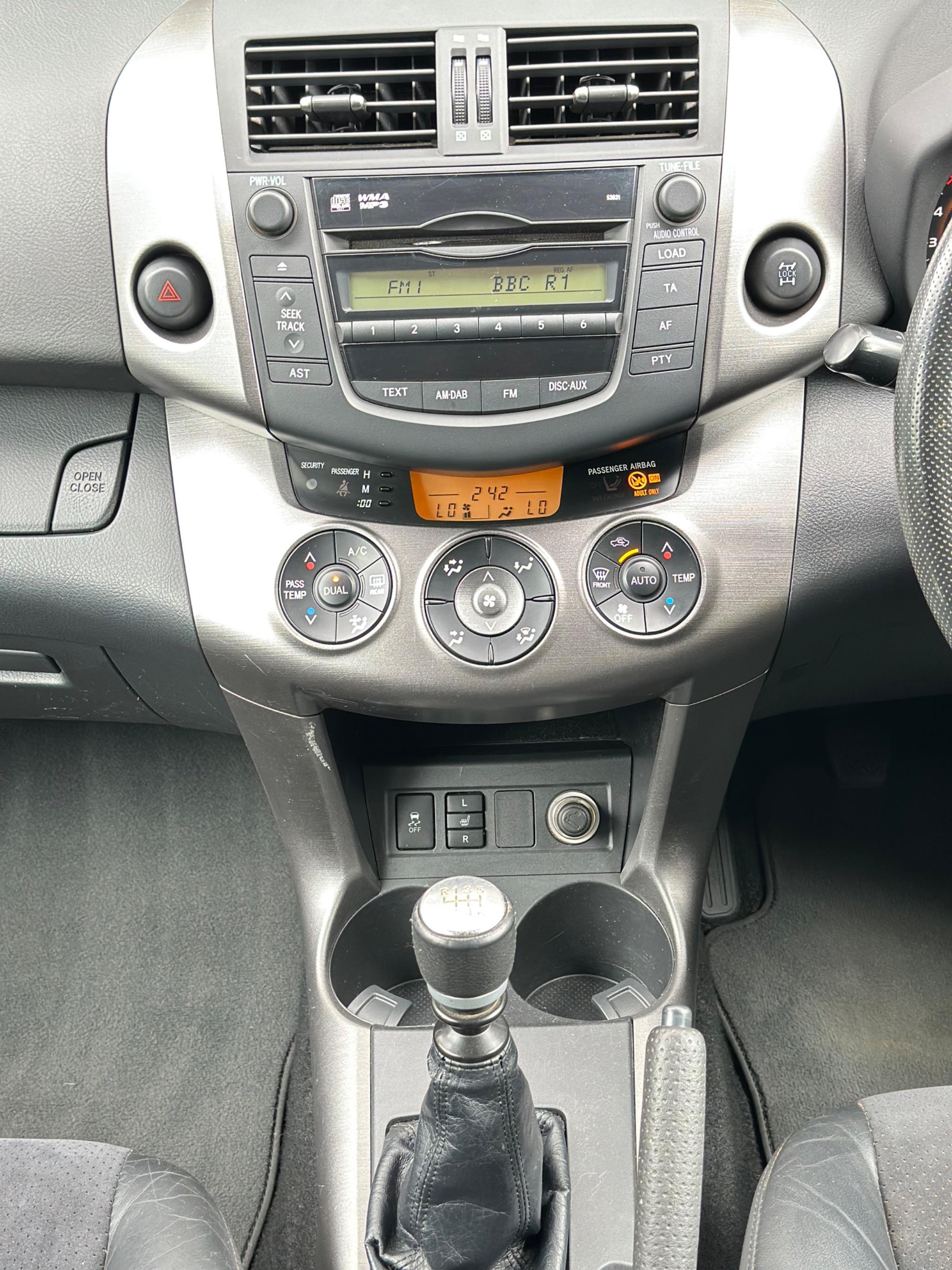 2010 Toyota RAV4 image 26