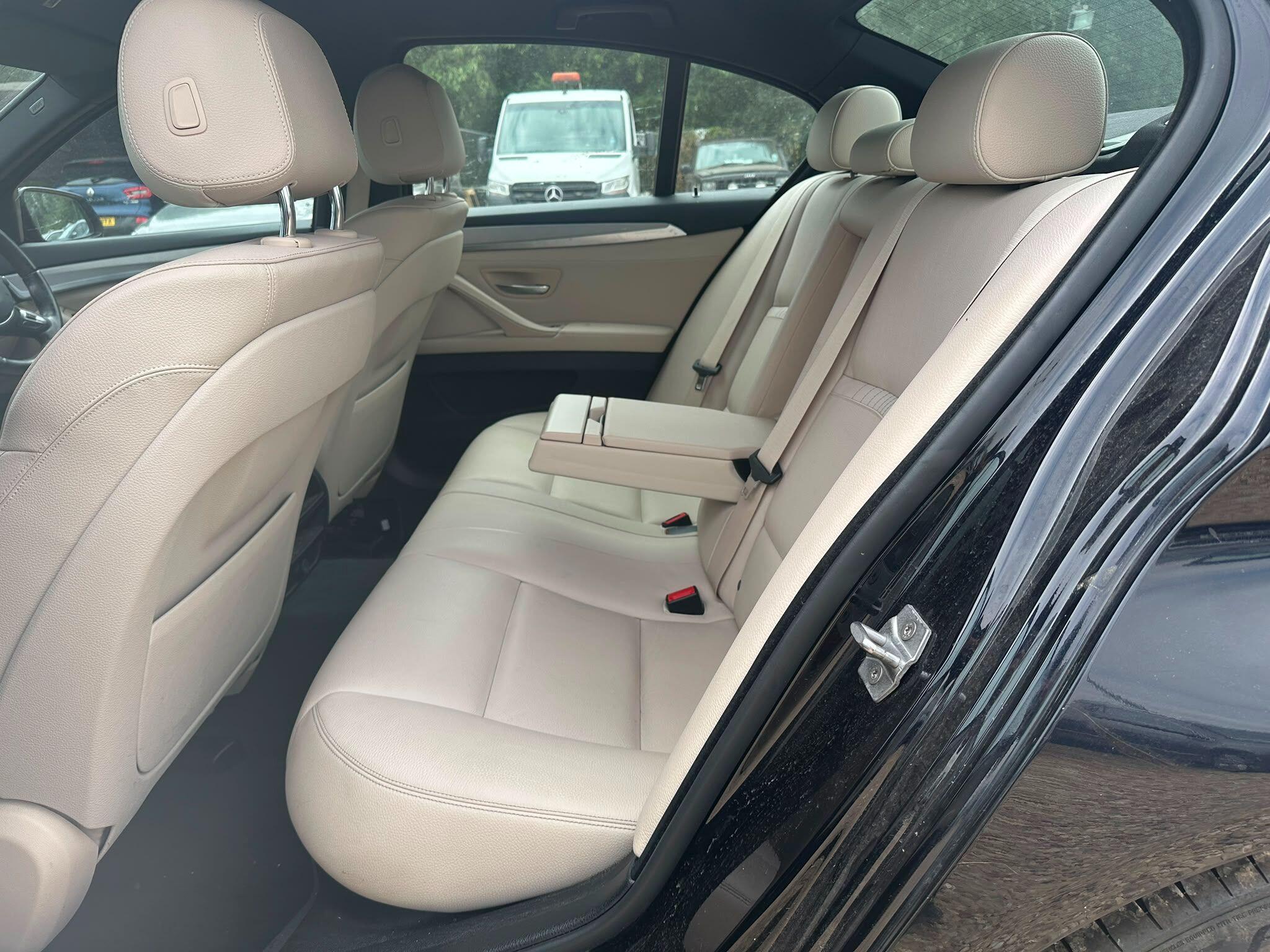 BMW 5 Series view 11