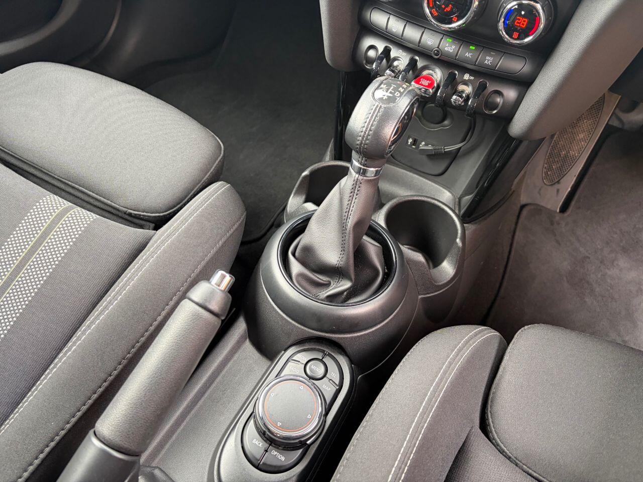 Mini Hatch view 27