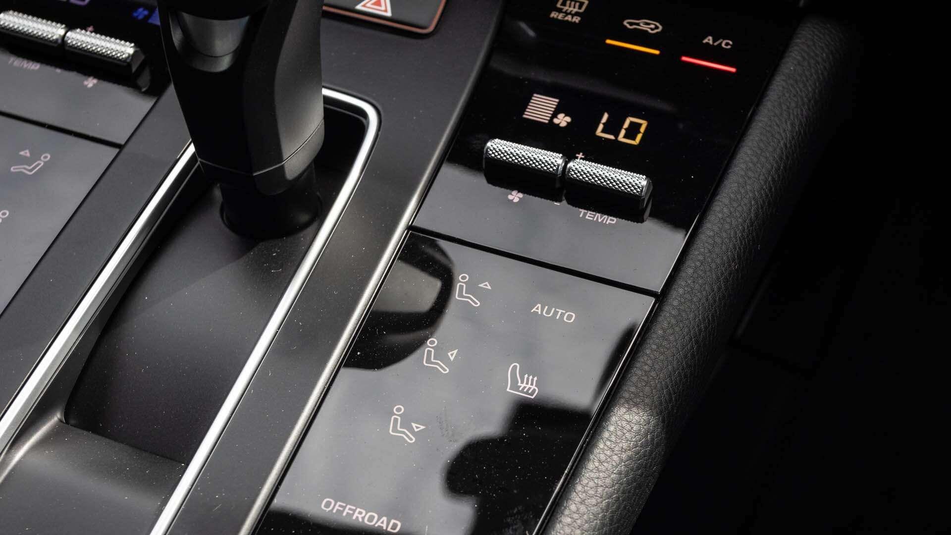 Porsche Macan view 15