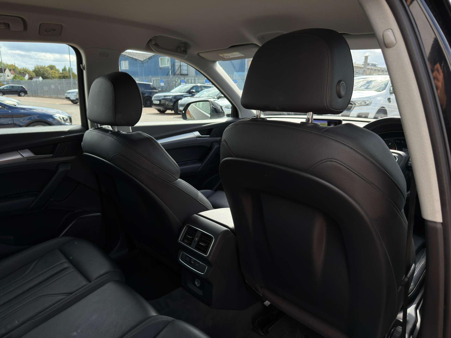 Audi Q5 view 26