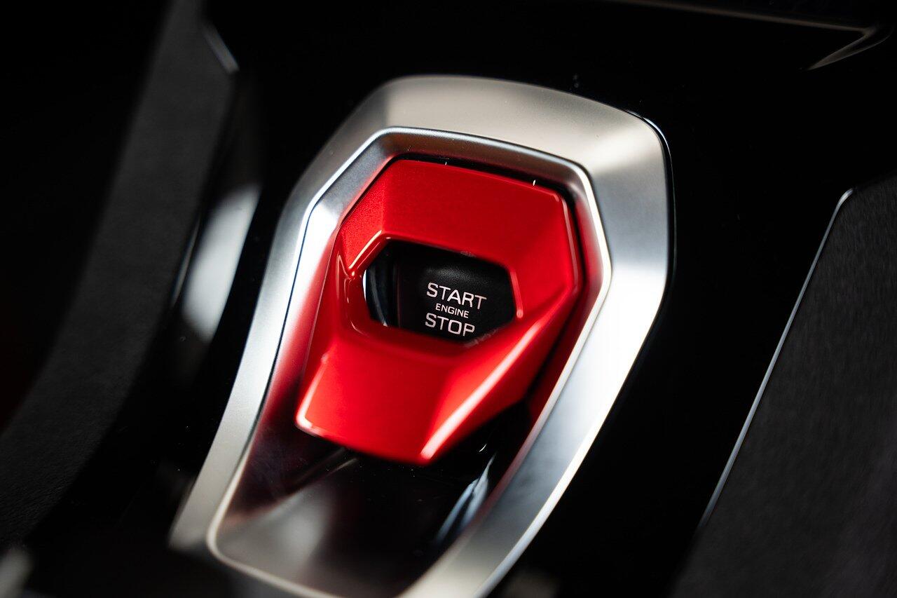 Lamborghini Huracan view 44