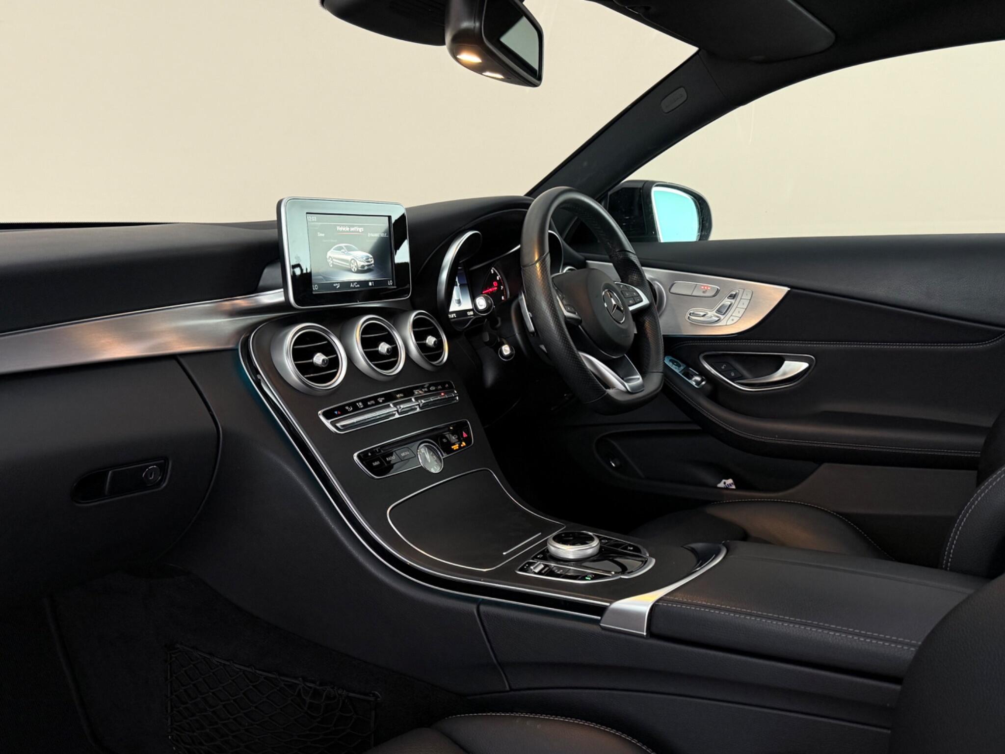 Mercedes-Benz C-Class view 29
