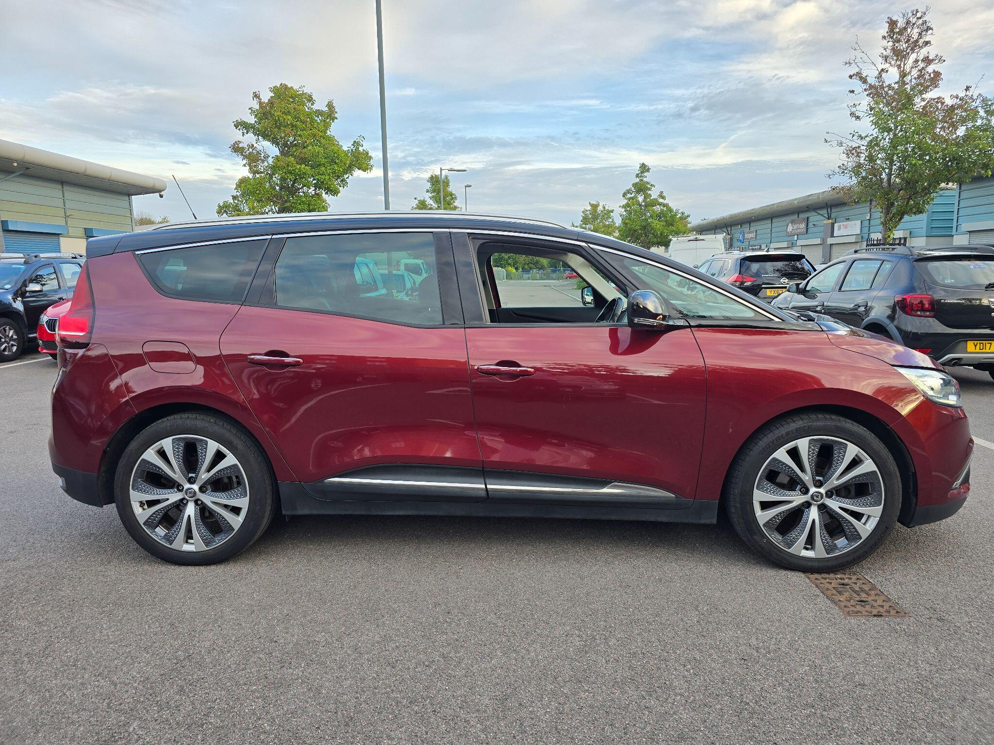 Renault Grand Scenic view 6