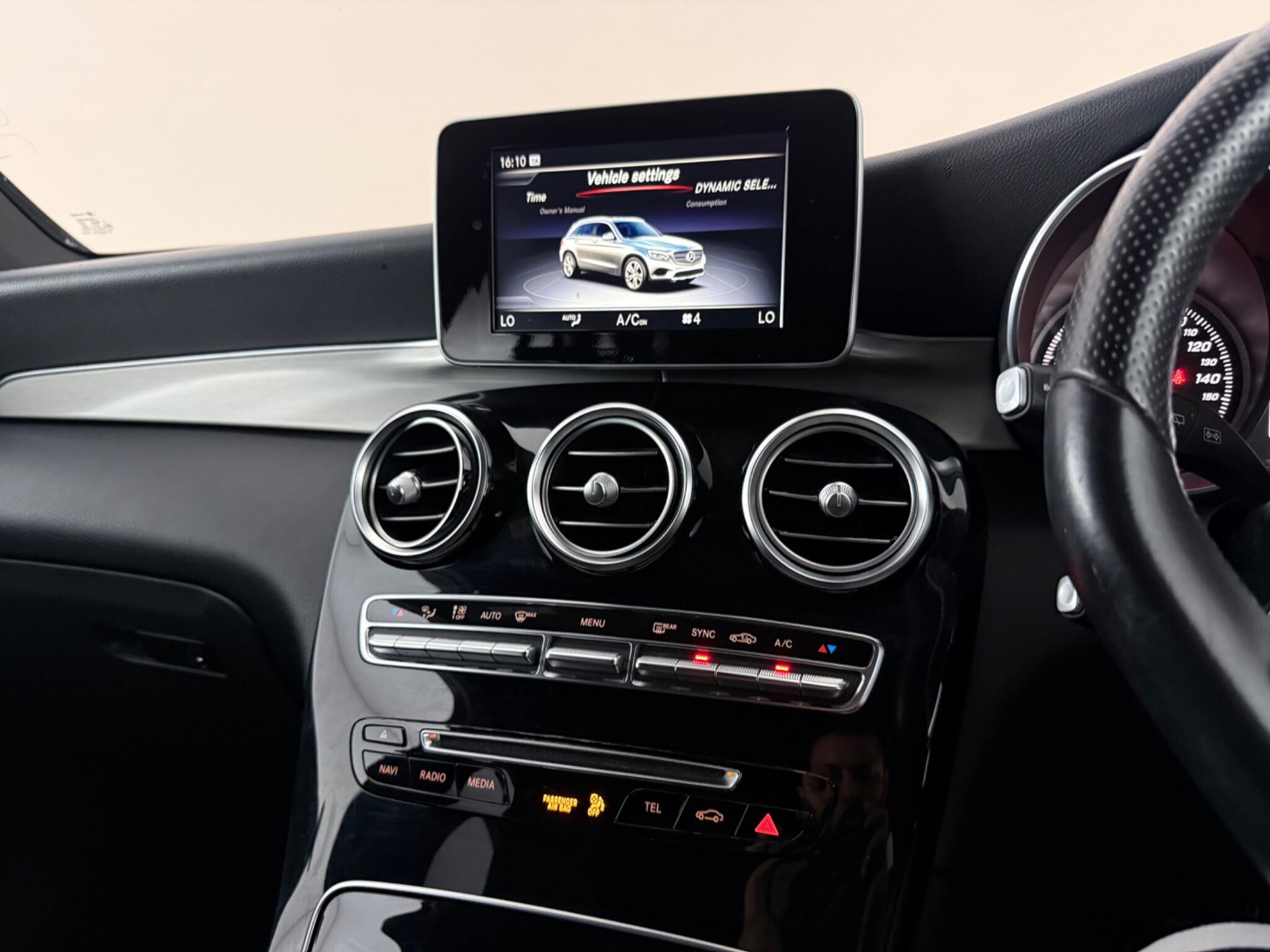Mercedes-Benz GLC view 26