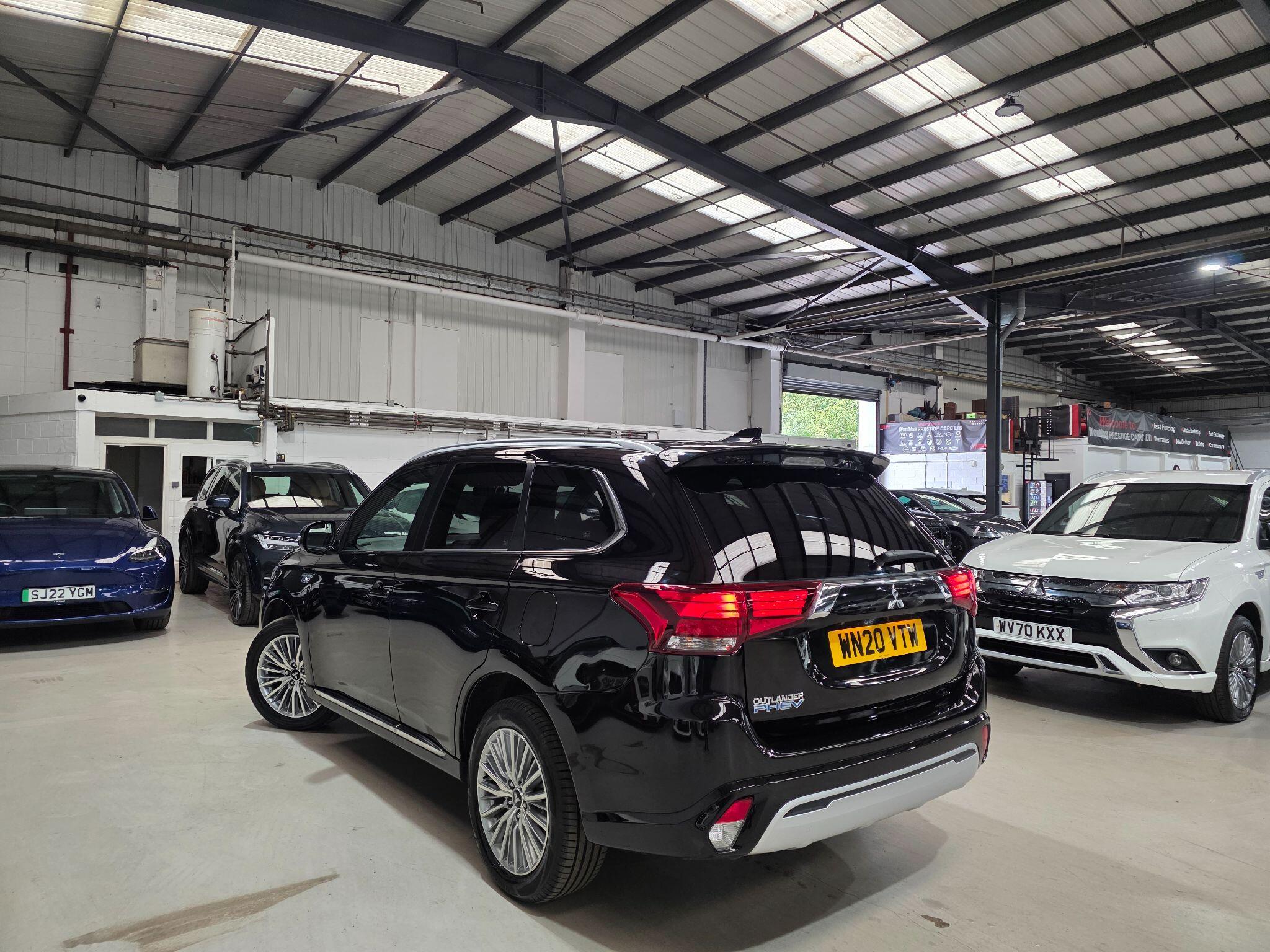 Mitsubishi Outlander view 26