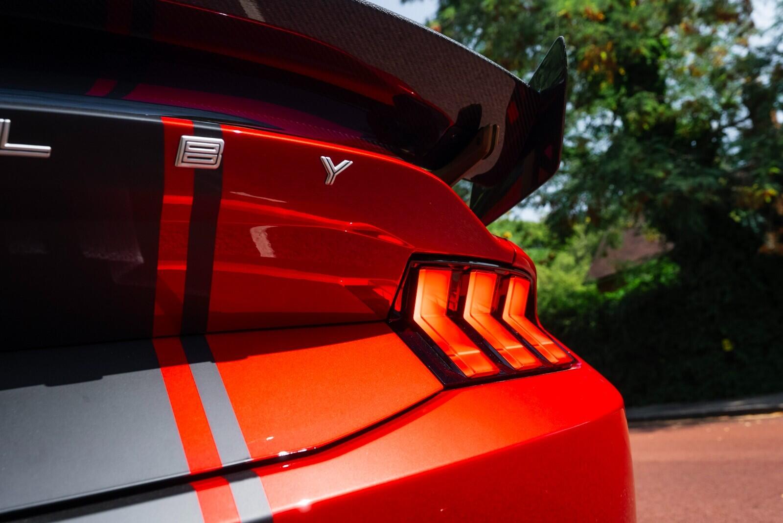 Ford Mustang view 17