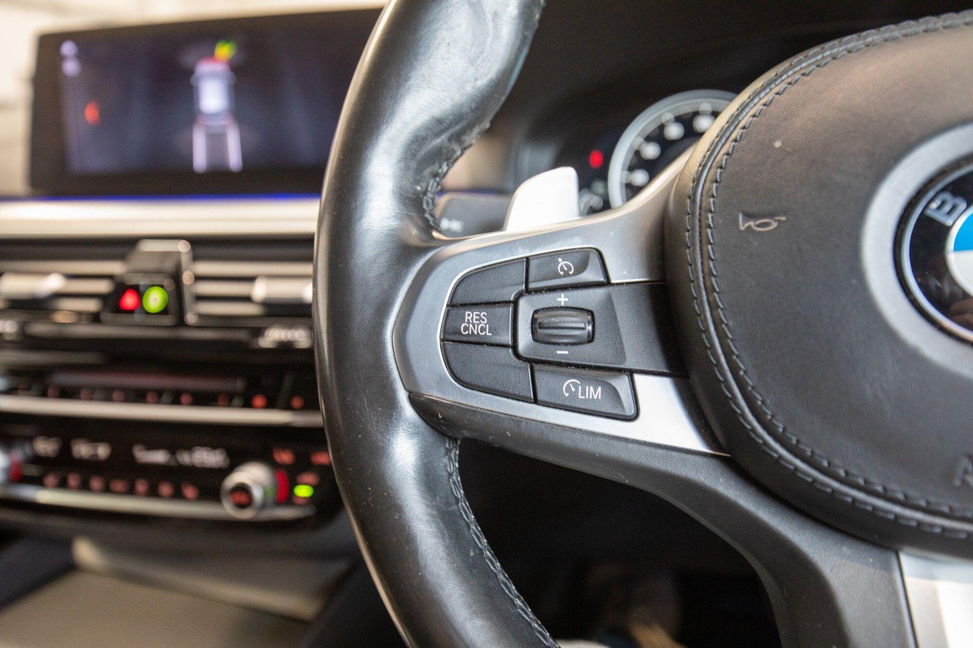 BMW 5 Series view 30