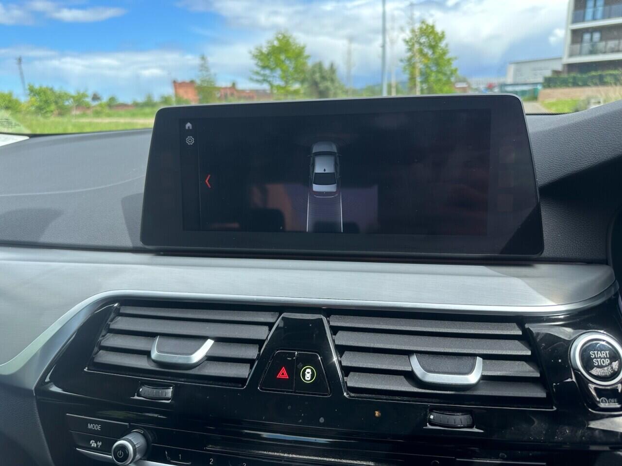 BMW 5 Series view 30