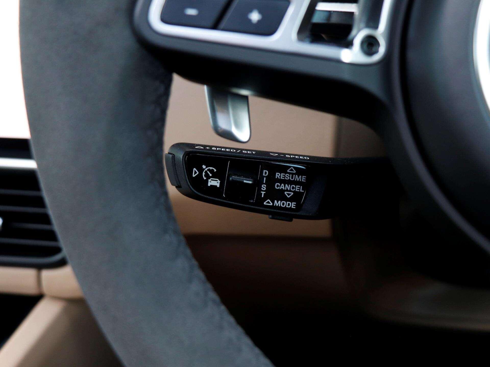 Porsche Cayenne view 20
