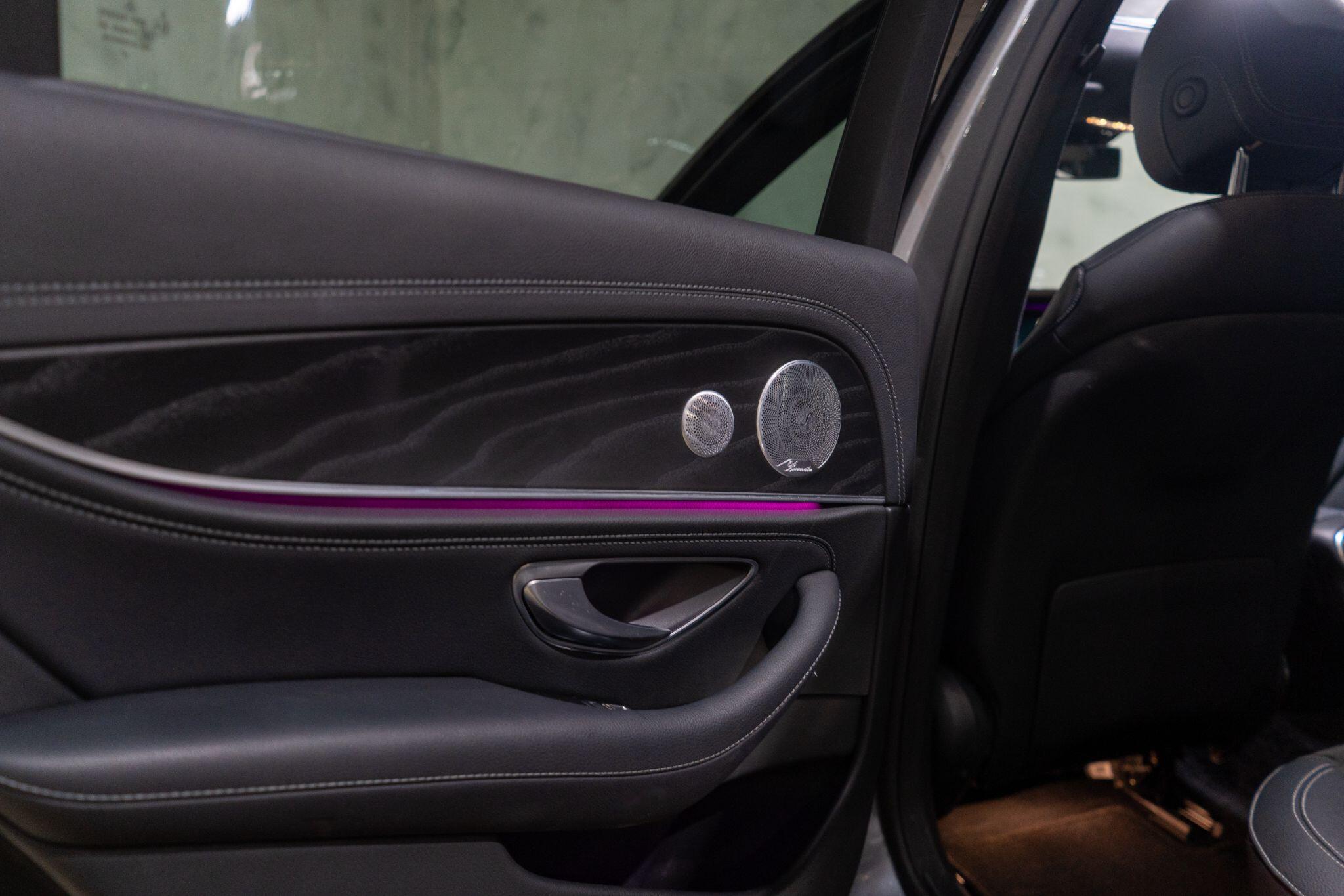 Mercedes-Benz E-Class view 41