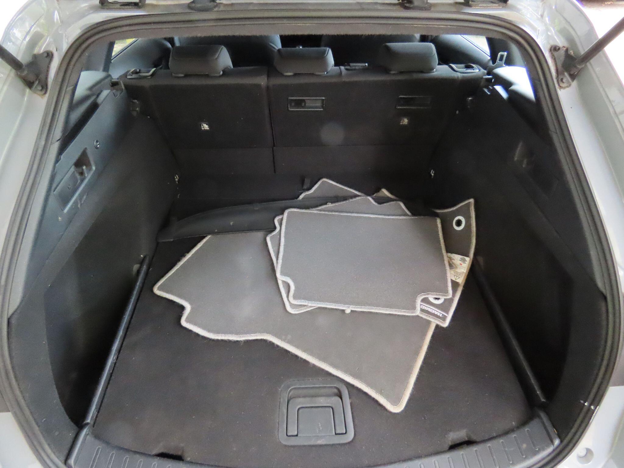 Toyota Corolla view 9