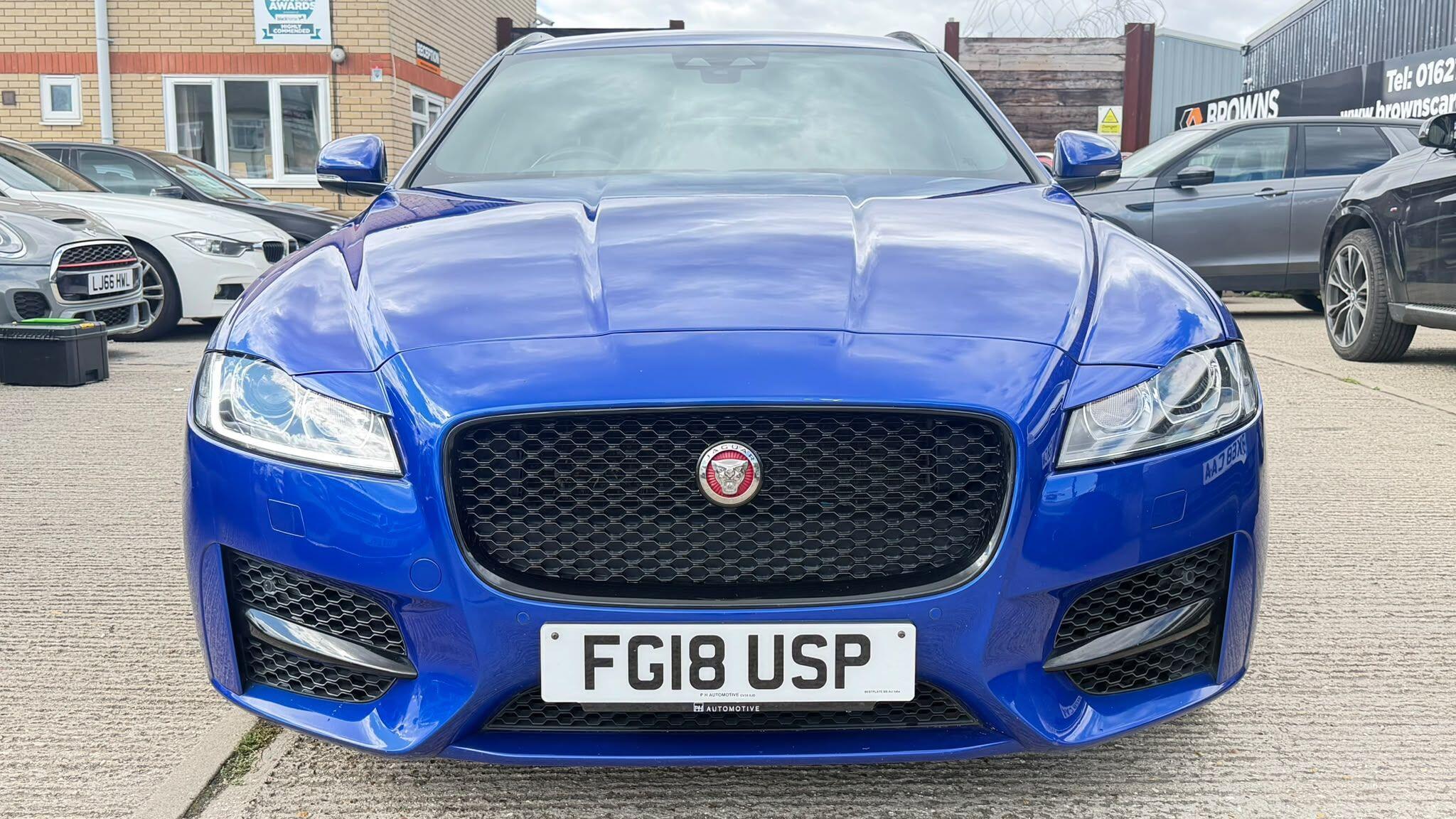 Jaguar XF view 8