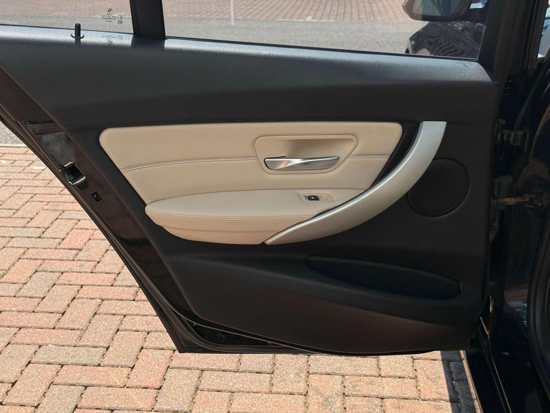 BMW 3 Series view 34