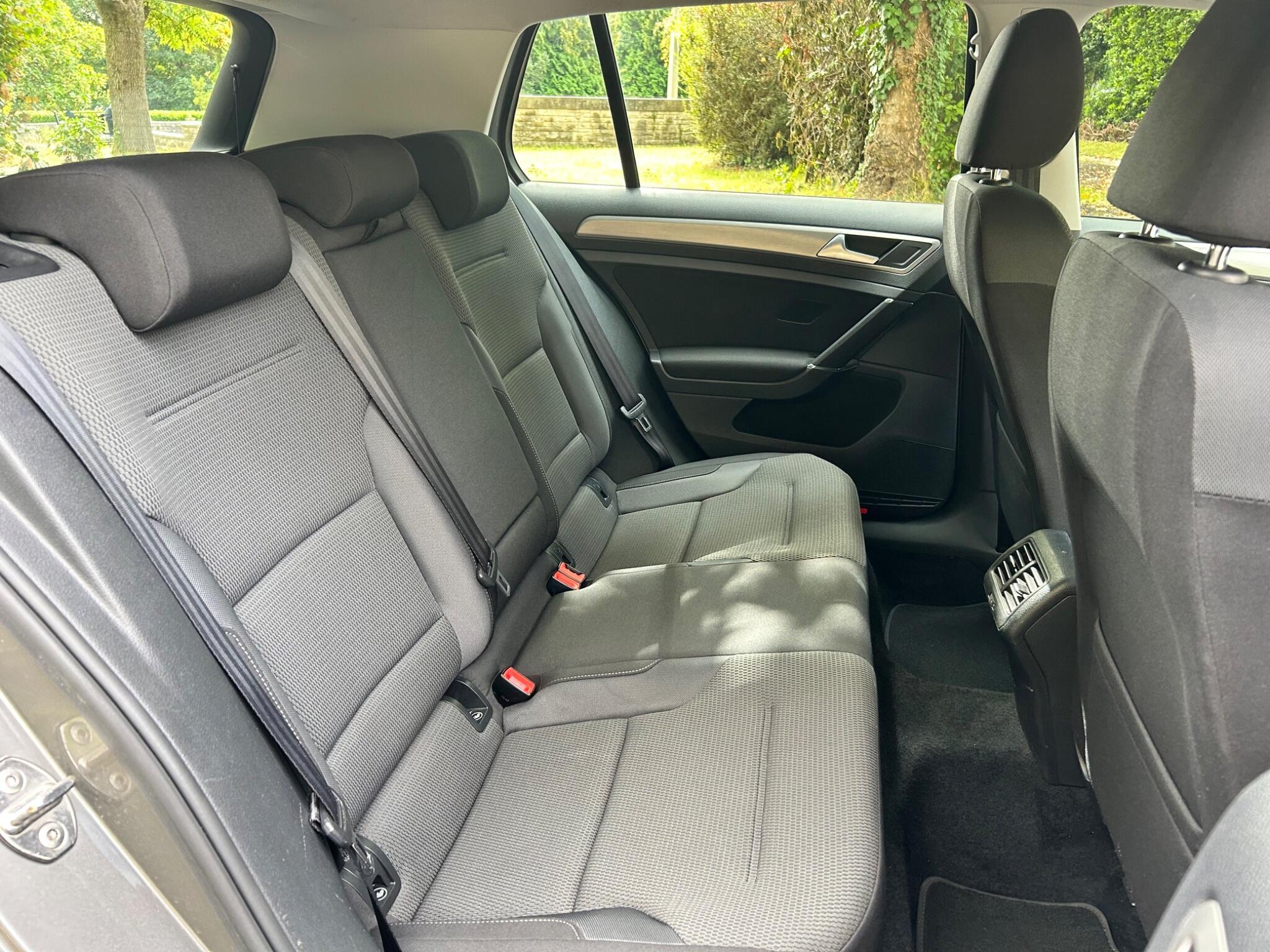 Volkswagen Golf view 5