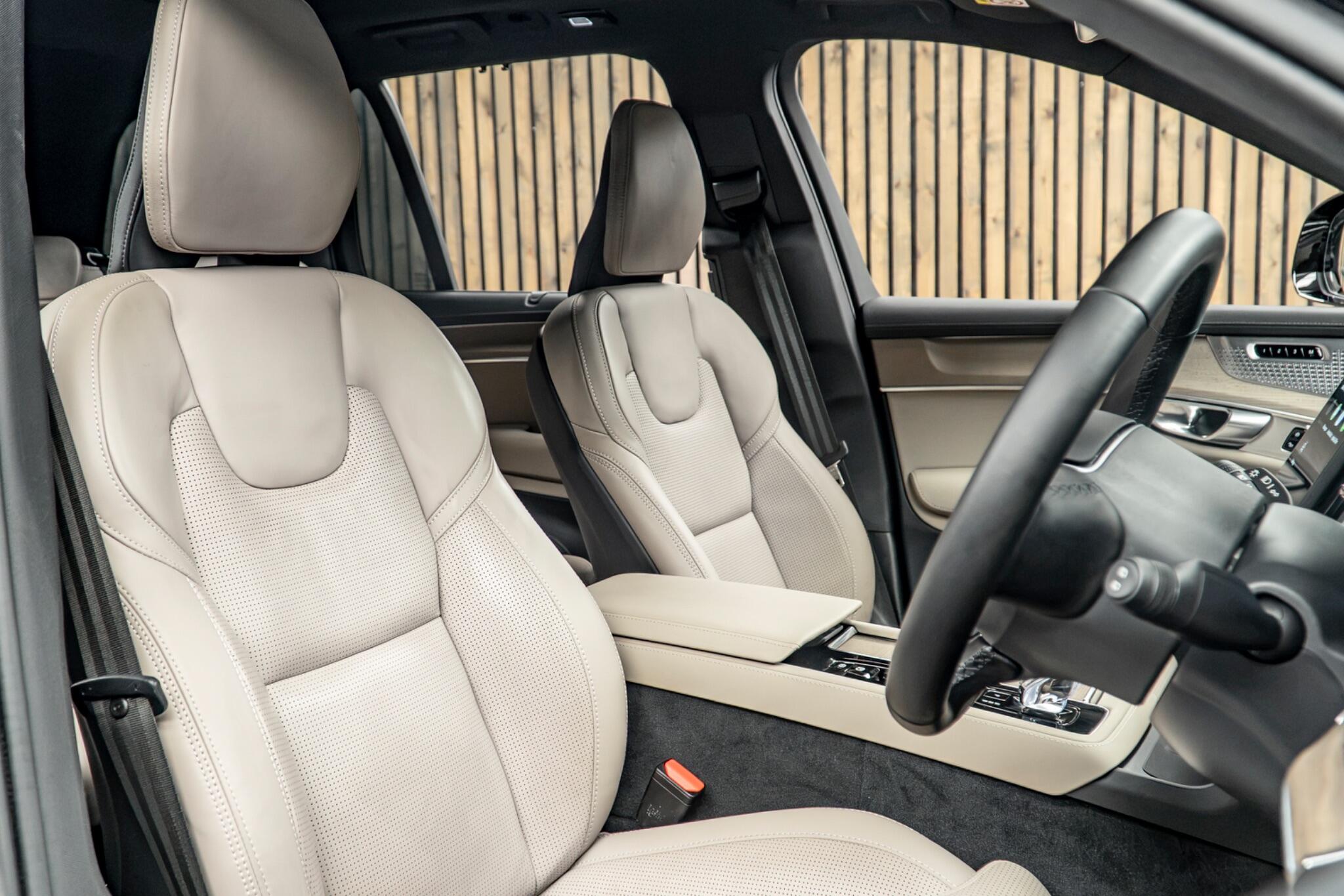 Volvo XC90 view 2