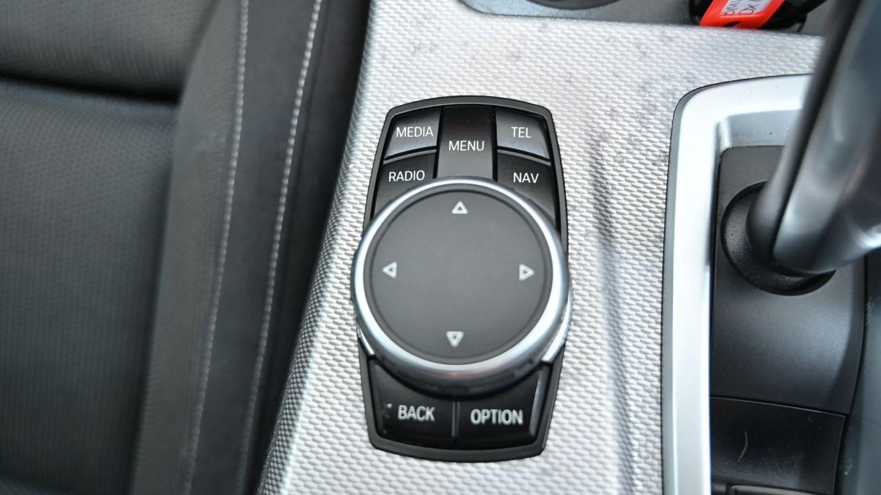 BMW 5 Series view 33