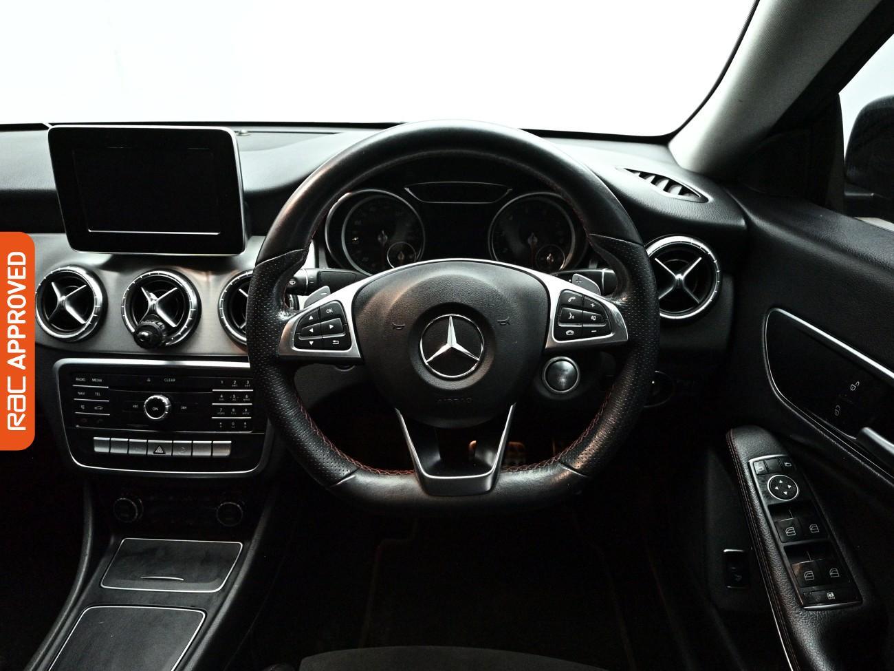 Mercedes-Benz Cla view 9