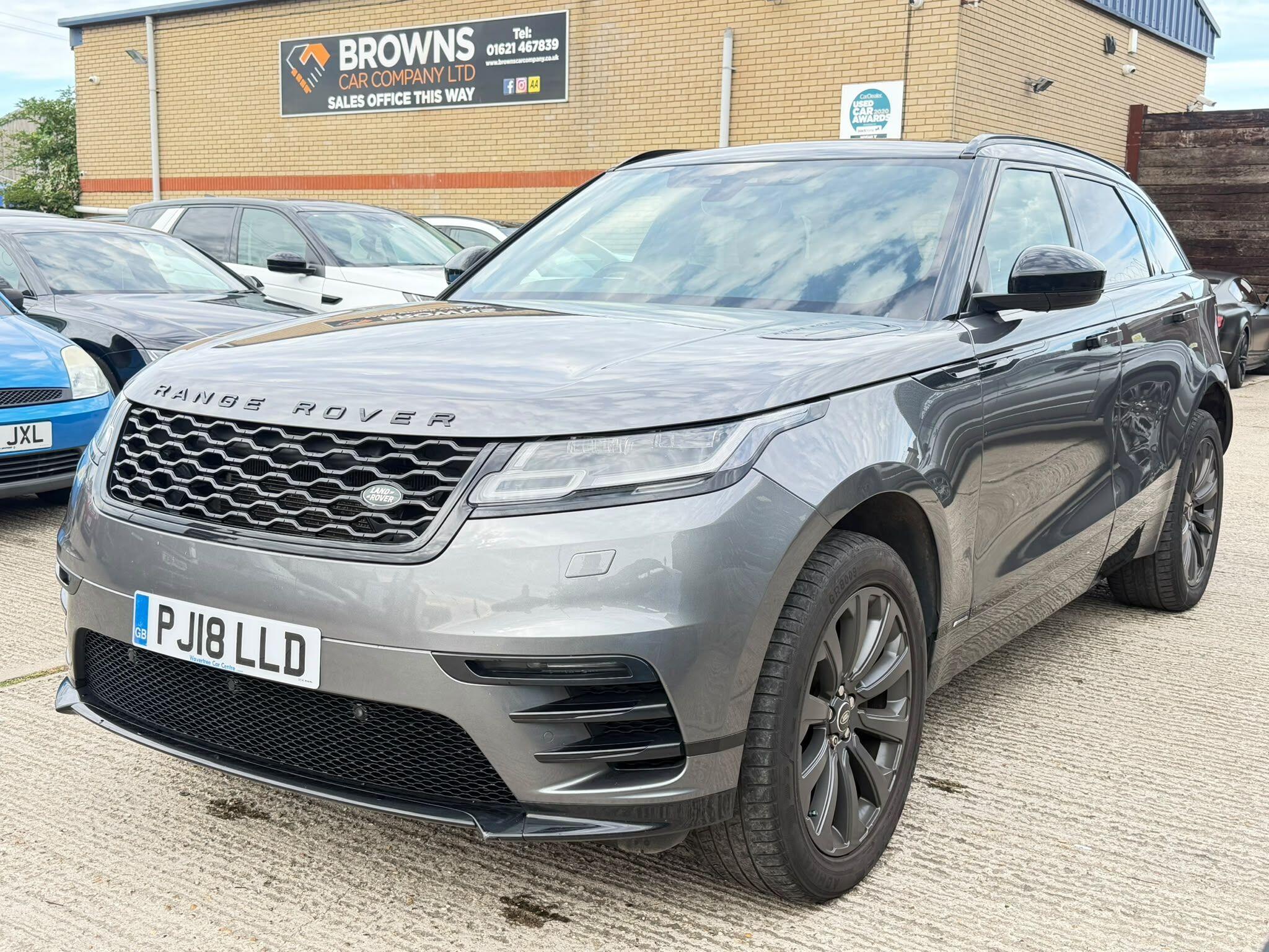 Land Rover Range Rover Velar view 3
