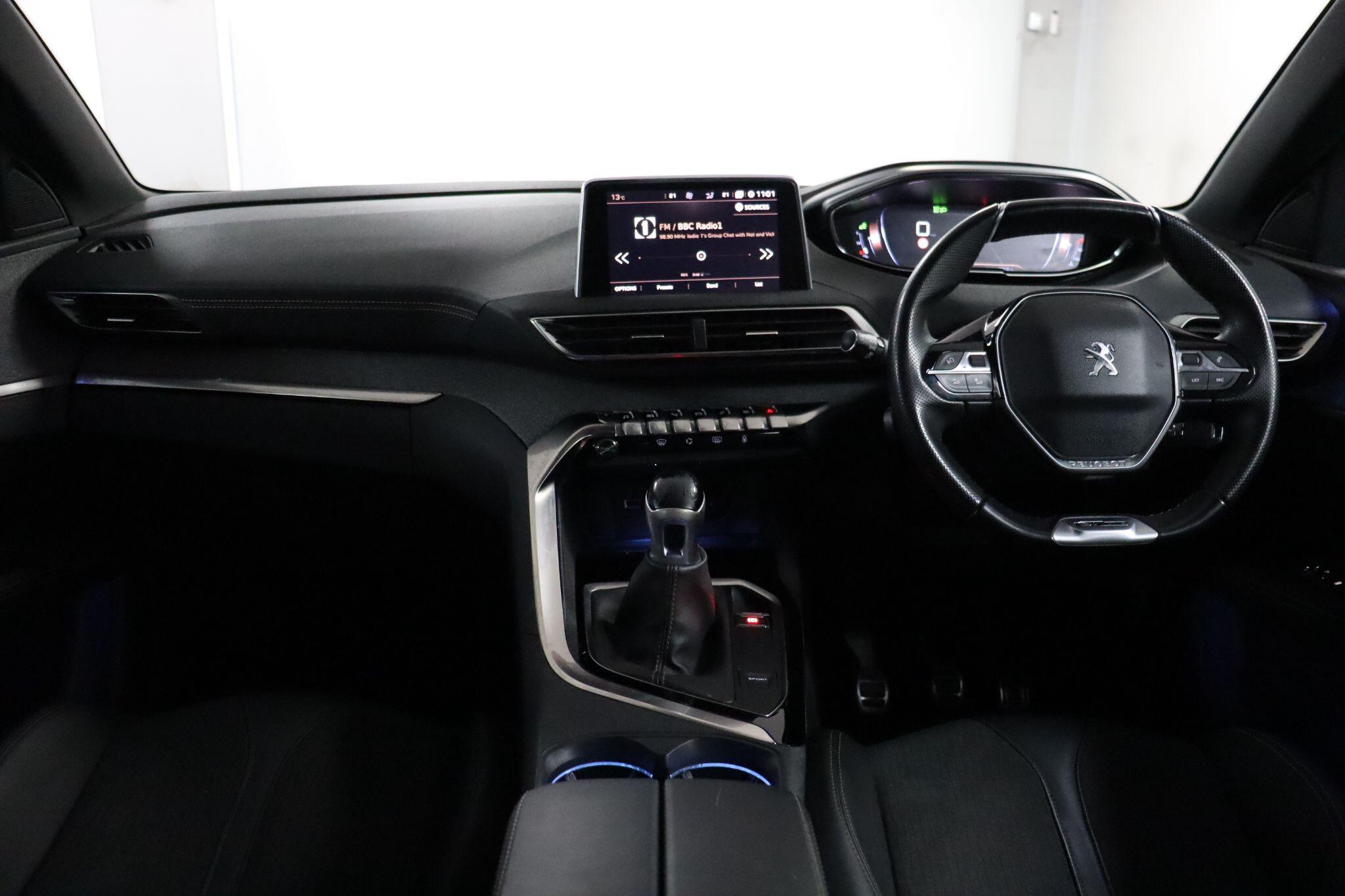 Peugeot 3008 view 34