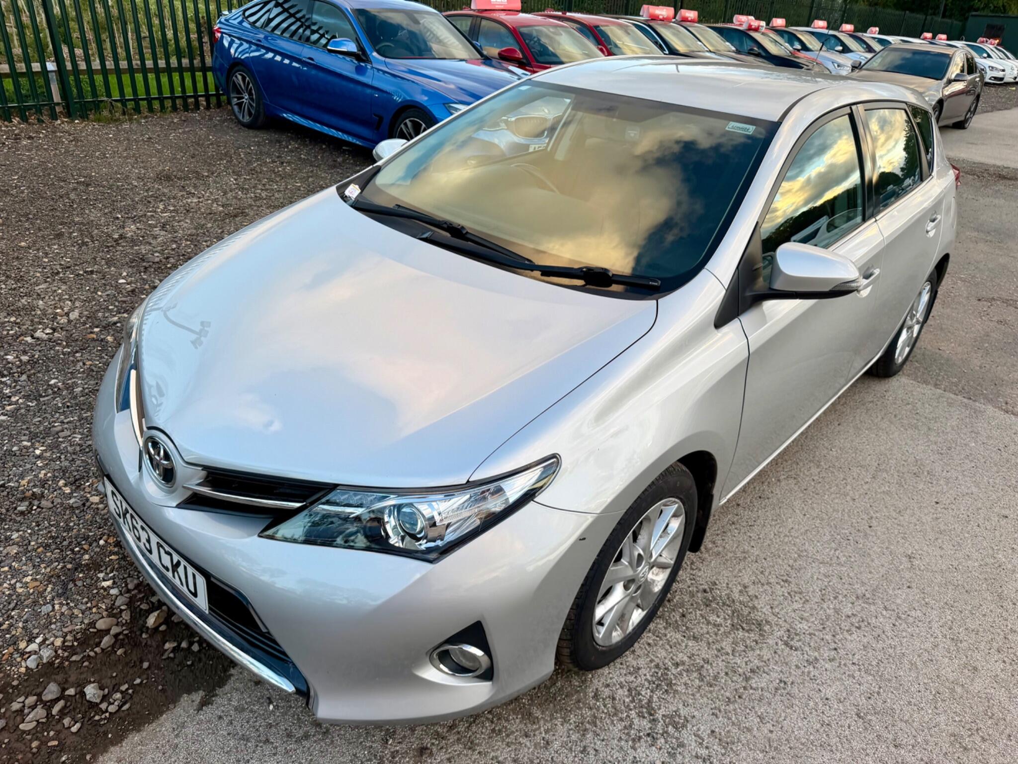 Toyota Auris view 9