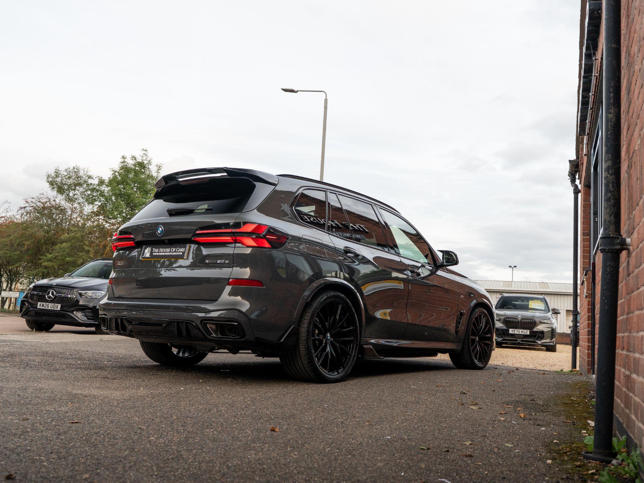 BMW X5 view 19