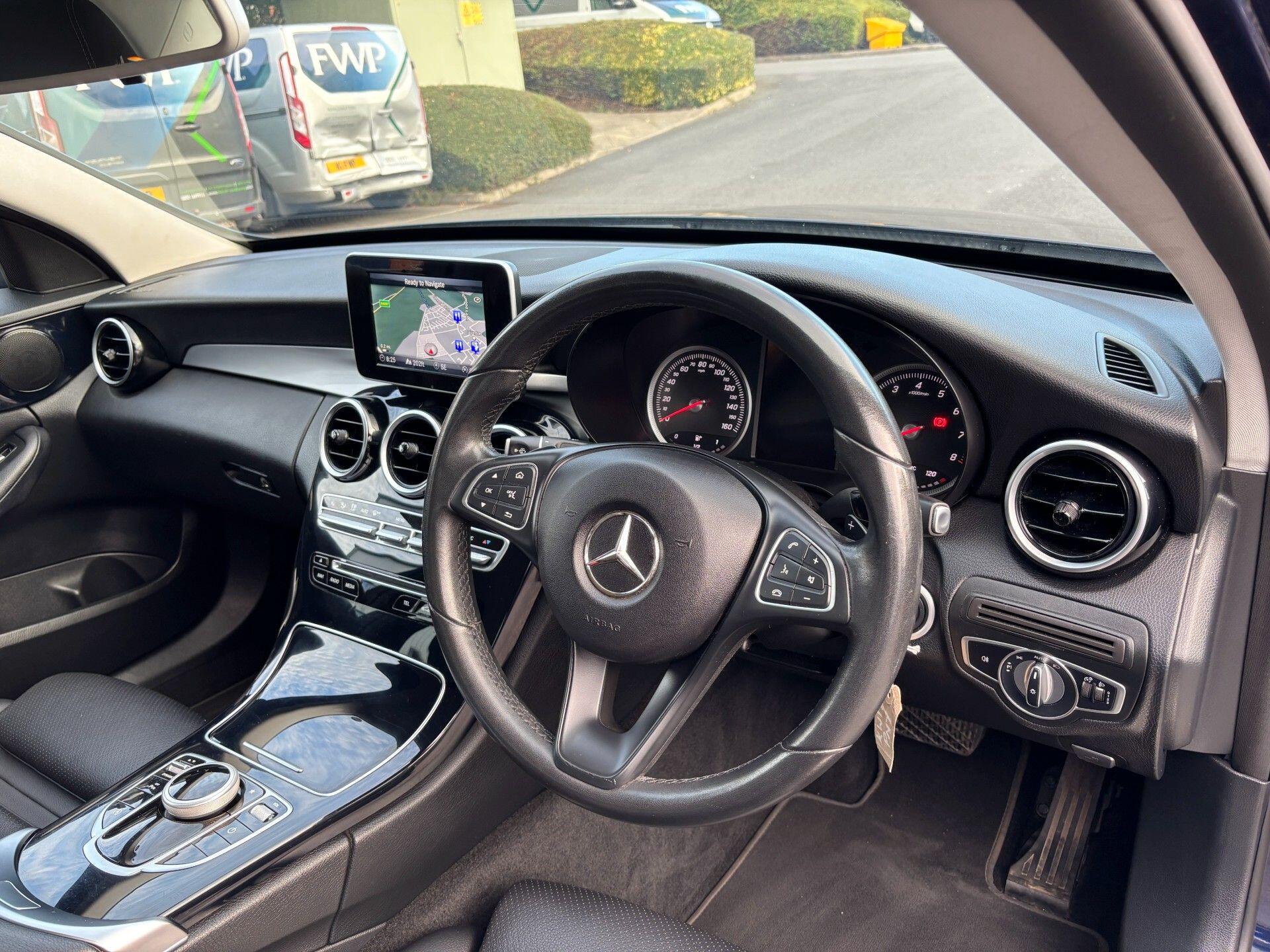 Mercedes-Benz C-Class view 22