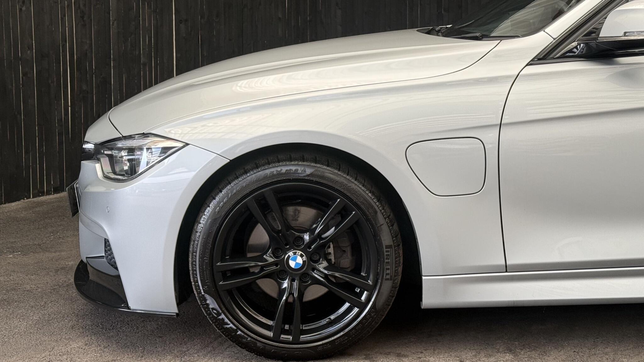 BMW 3 Series view 10