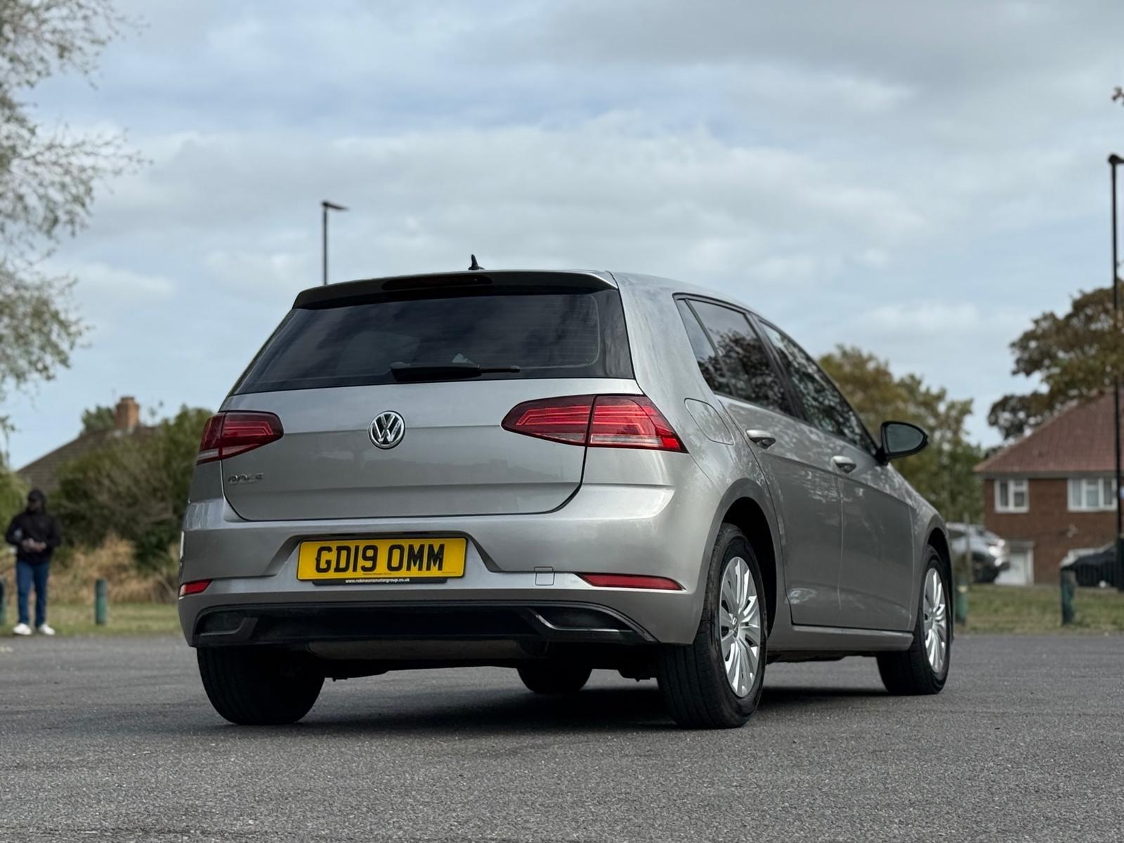 Volkswagen Golf view 17