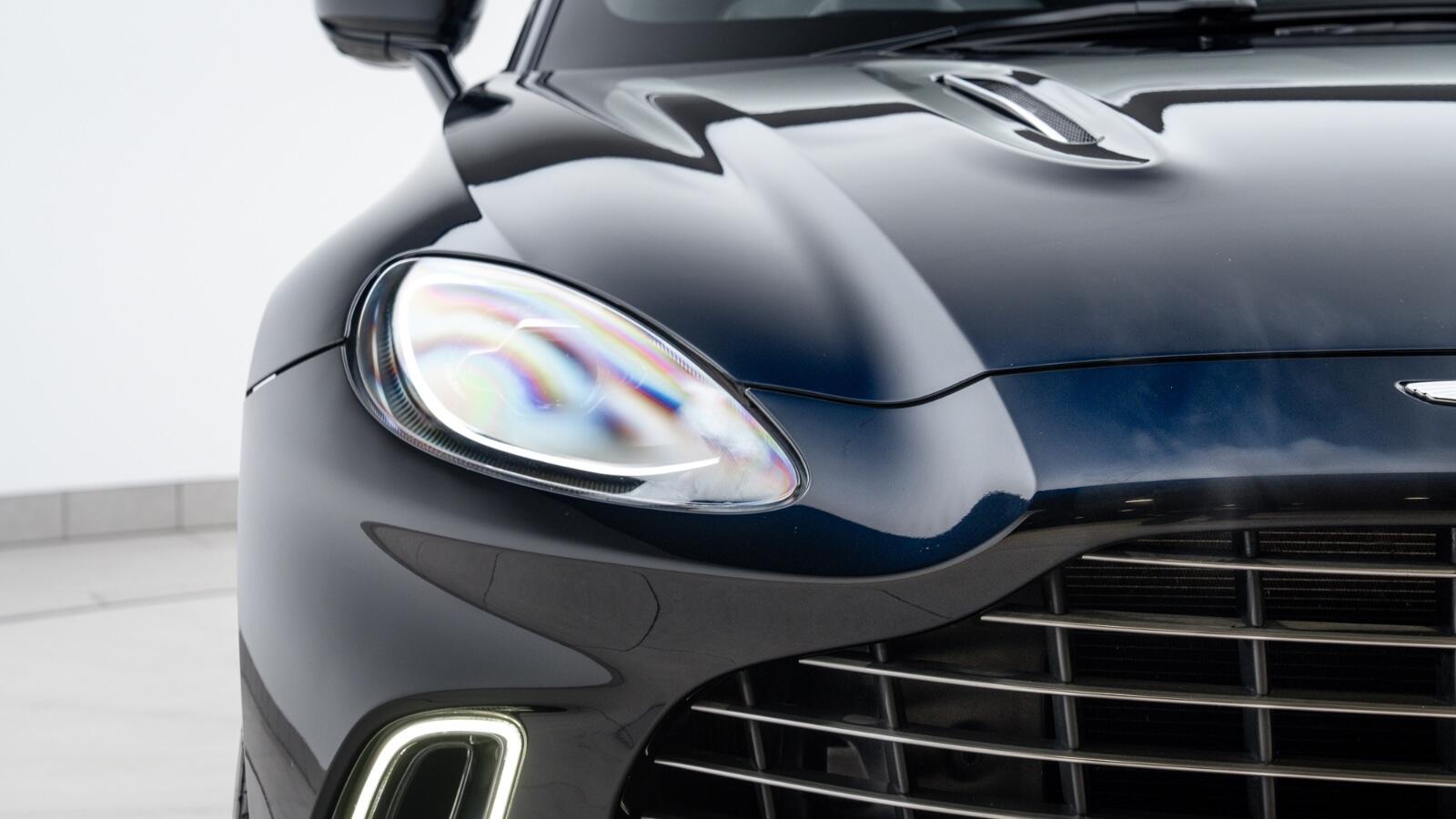 Aston Martin DBX view 40